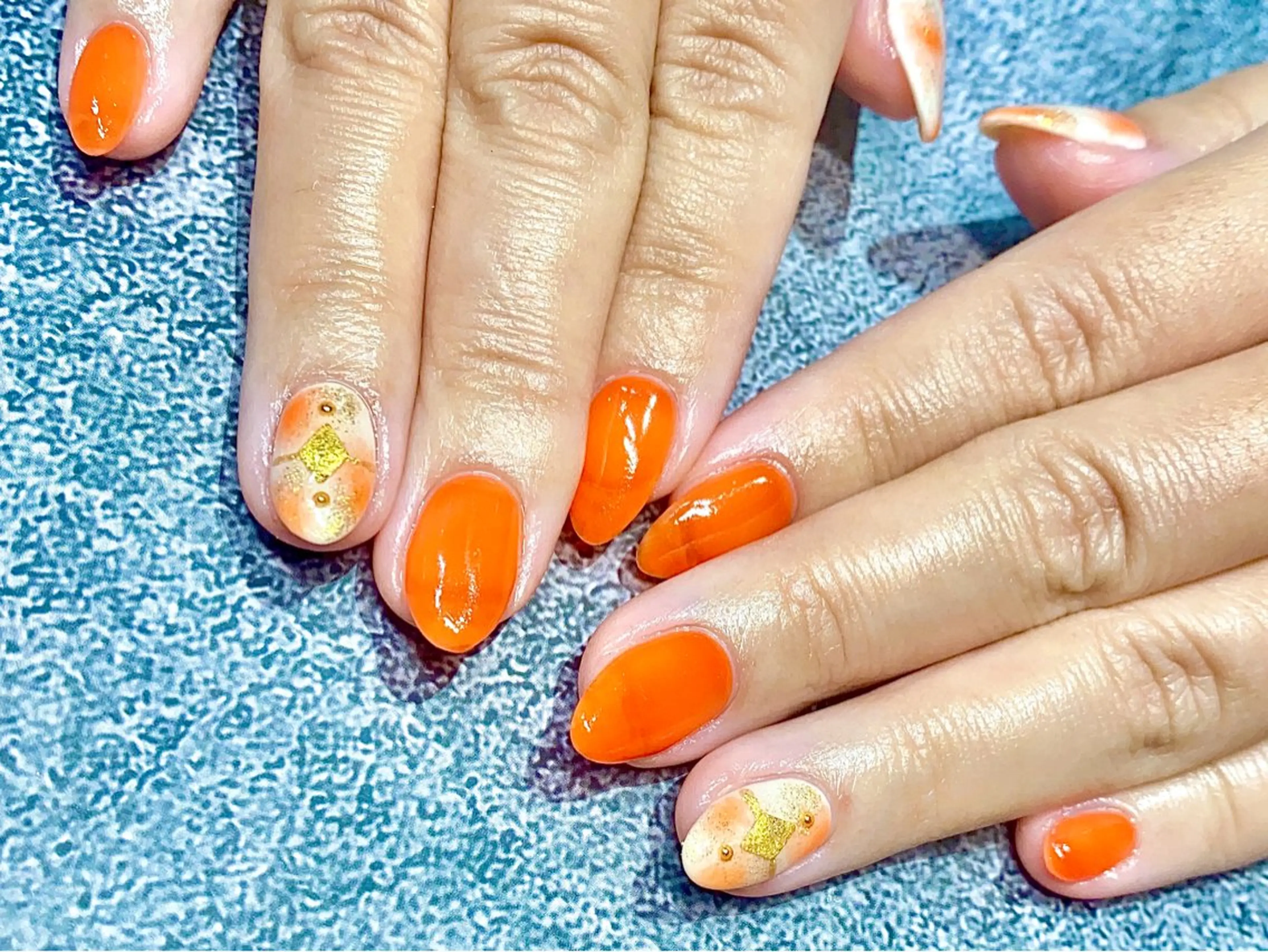 ネイル ニュアンスネイル オレンジ ハンドネイル MILImili nailのネイルデザイン