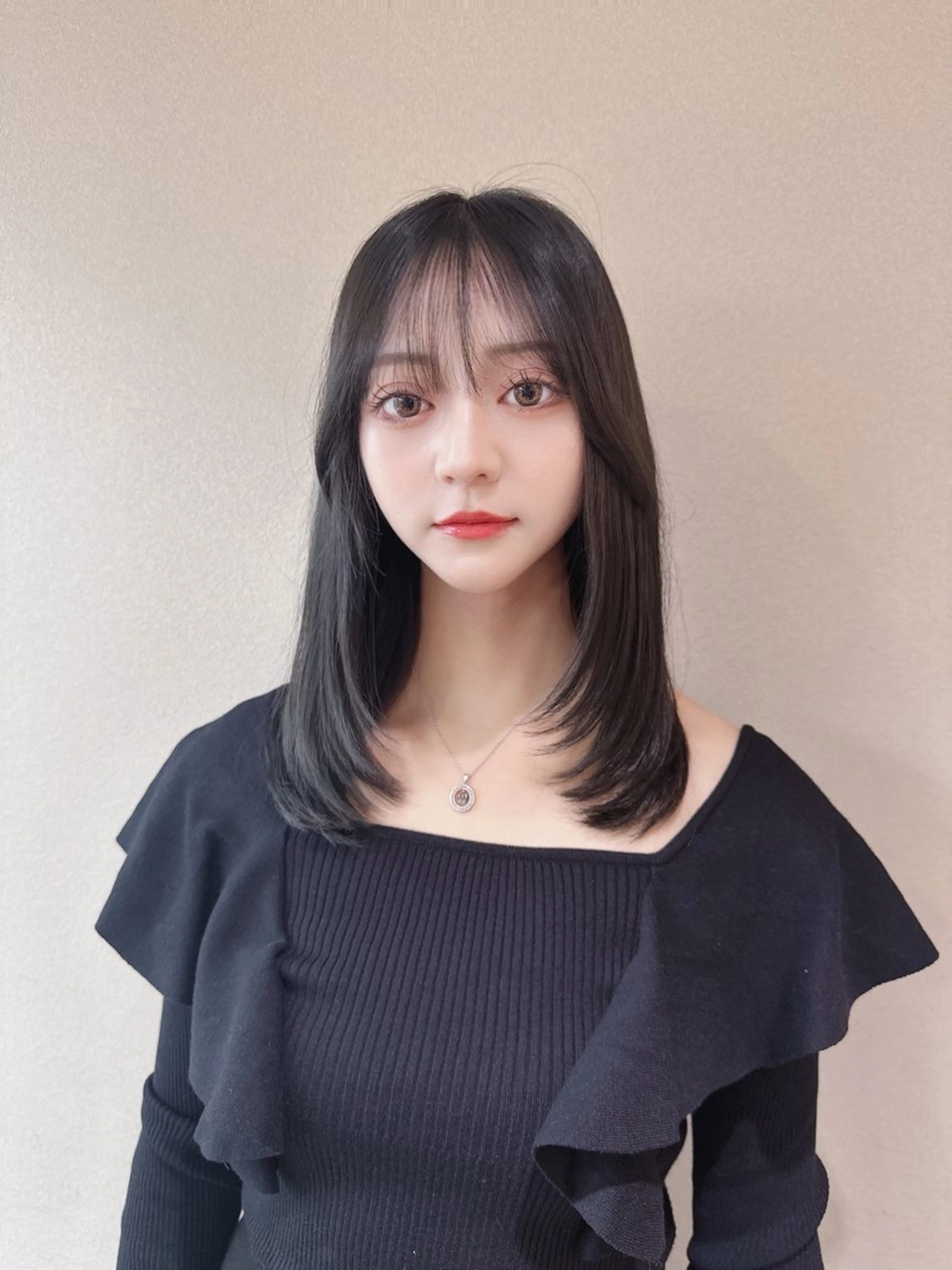 セミロング grace by afloat所属・平尾 樹里のヘアスタイル