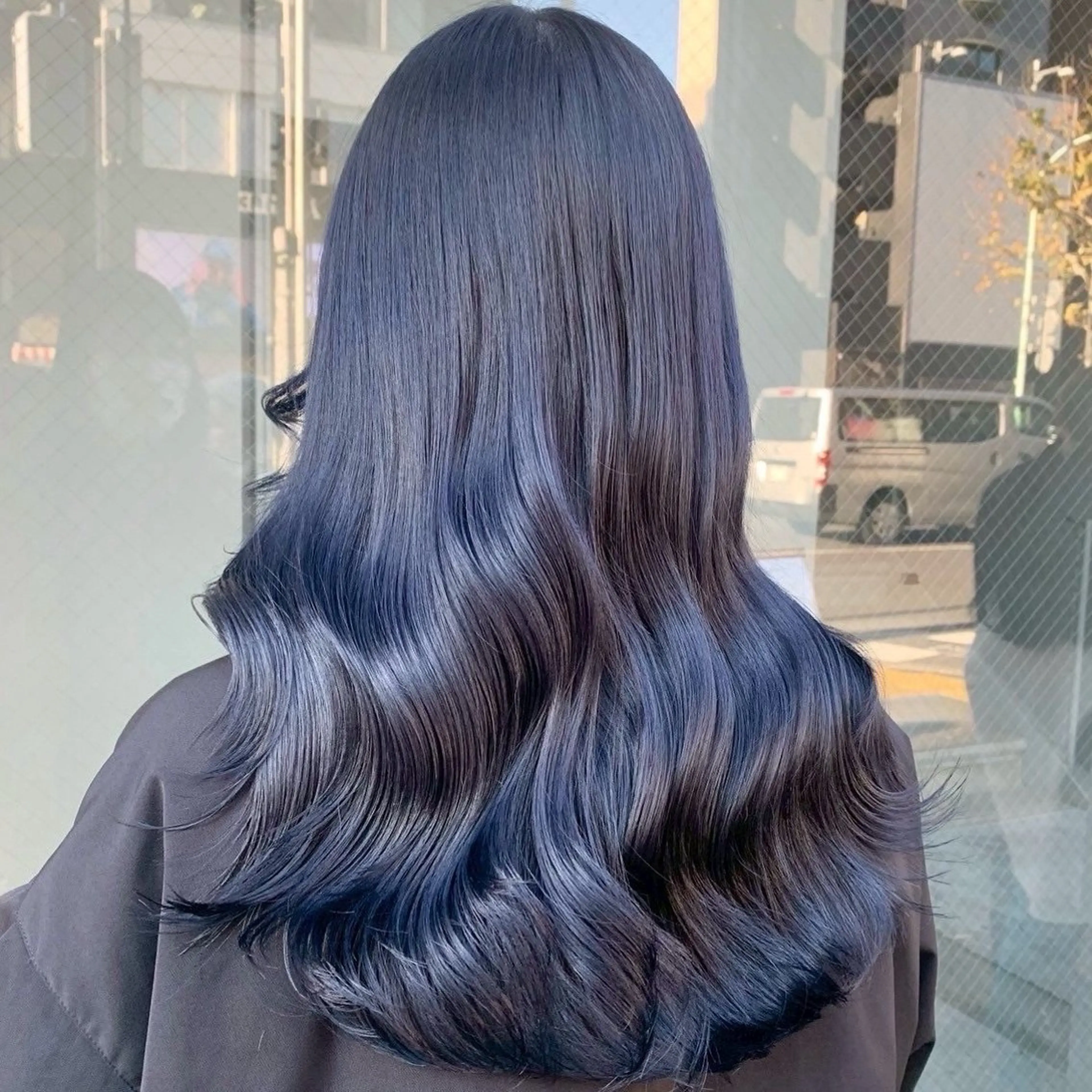ロング カラー 🩶niina 暗髪韓国系カラー🩶のヘアスタイル