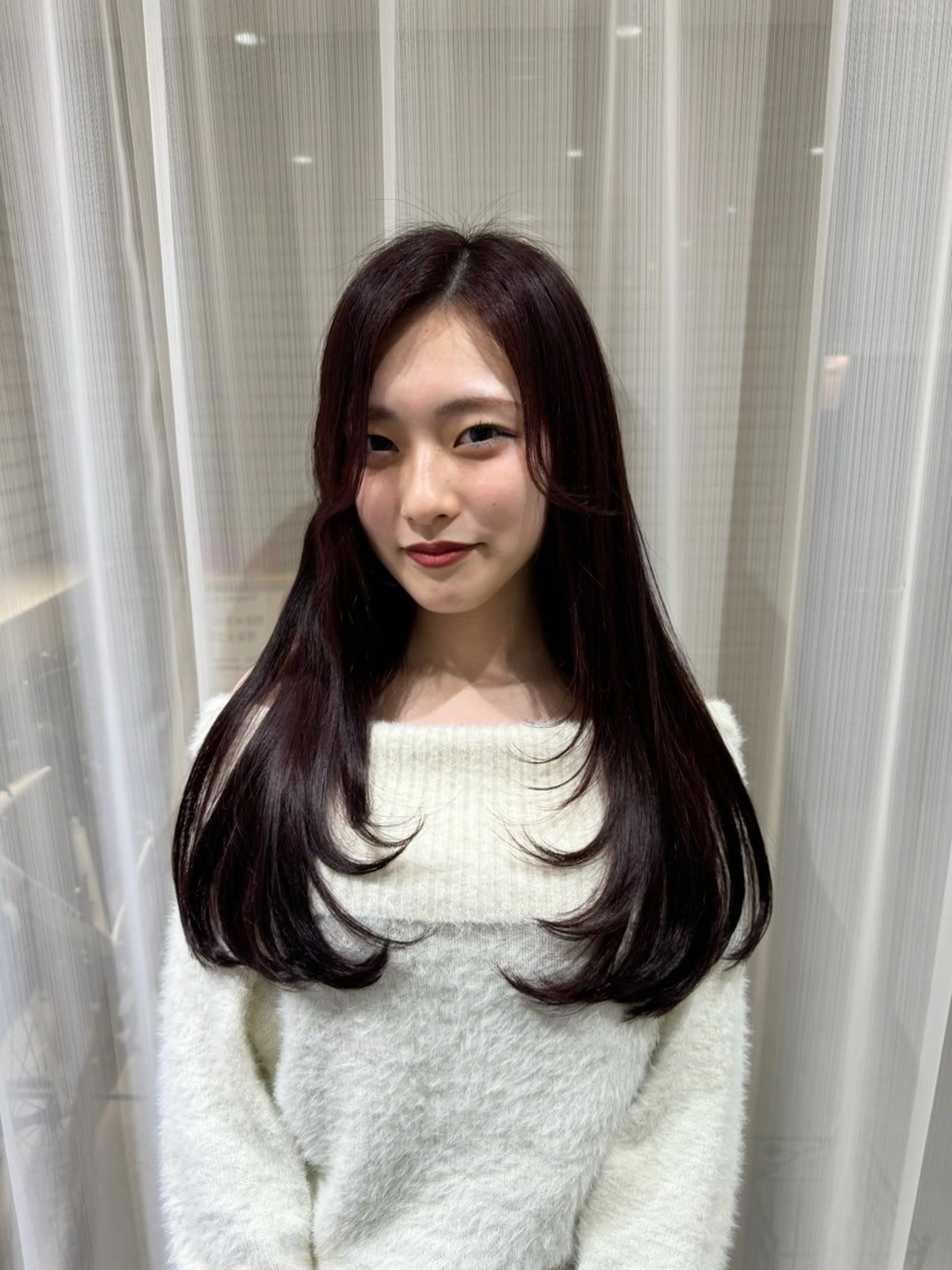 ロング レイヤーカット 遊佐 みくりのヘアスタイル