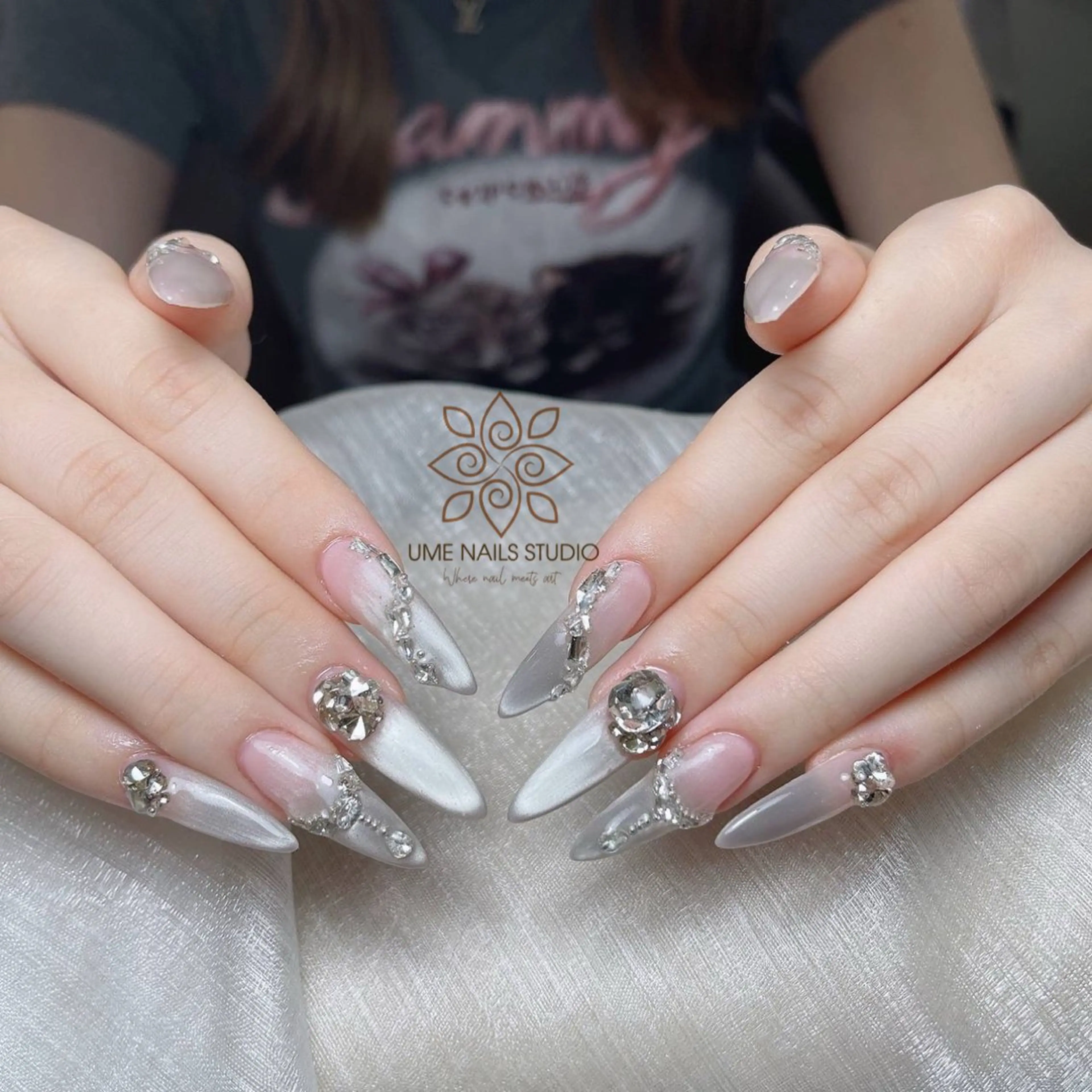 ネイル チークネイル クリアネイル ガーリー キラキラネイル 韓国ネイル ハンドネイル Ume Nail Studioのネイルデザイン