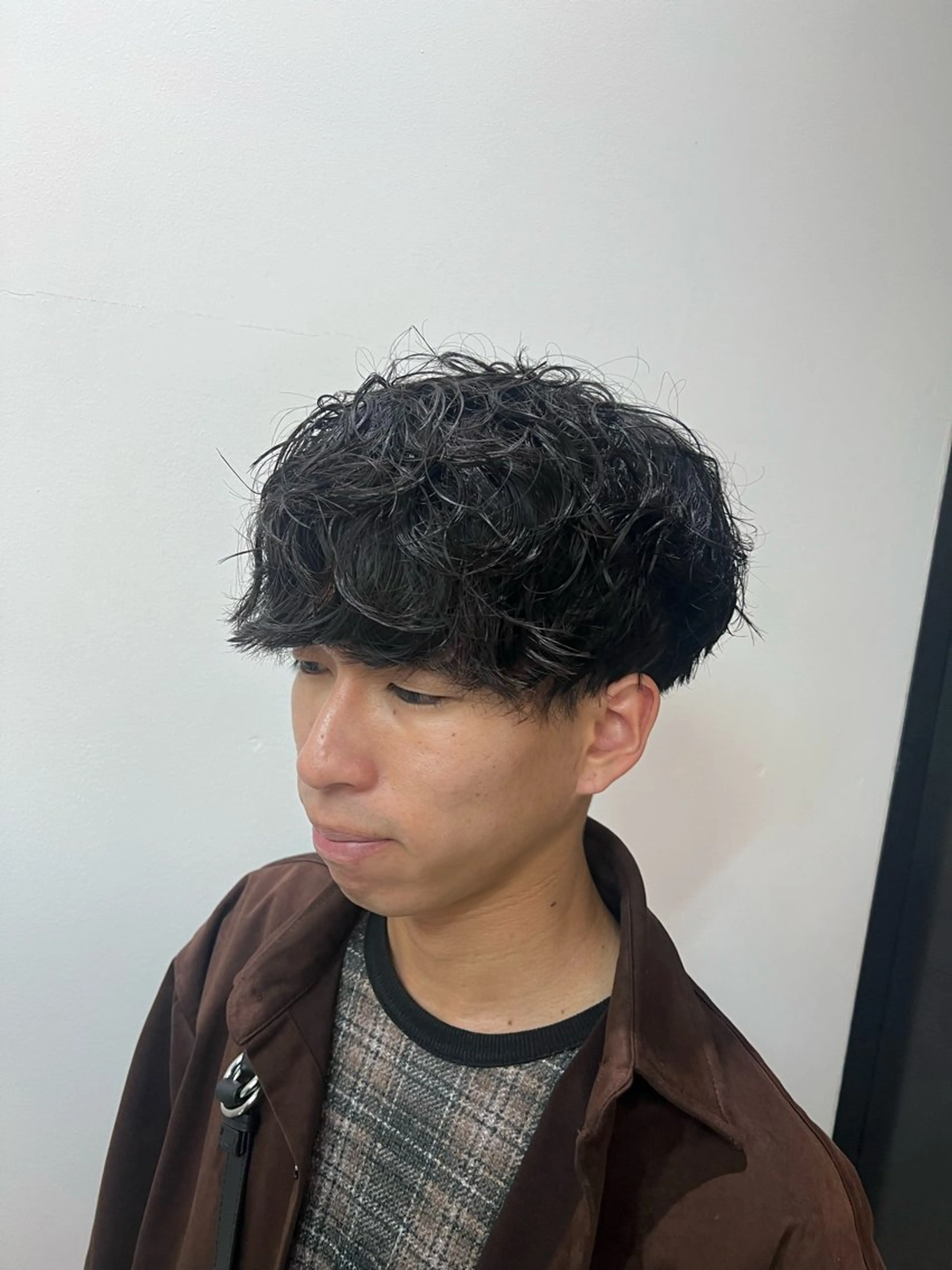 パーマ メンズ ダブルカラー寒色系 ボリューム改善ハヤトのヘアスタイル