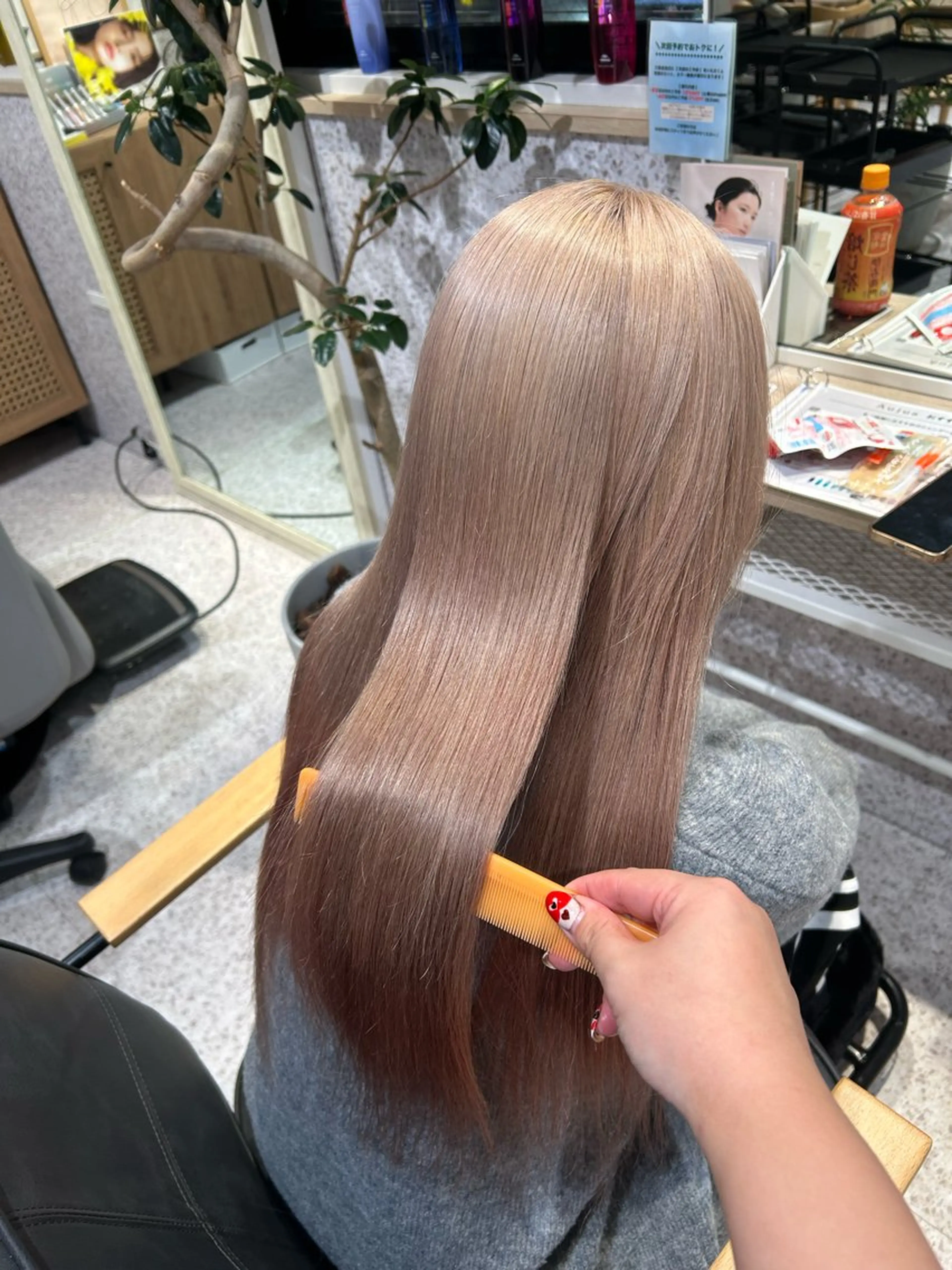 カラー ヘアカラー トリートメント ♡ハイトーン★ ネイル/しの♡のヘアスタイル