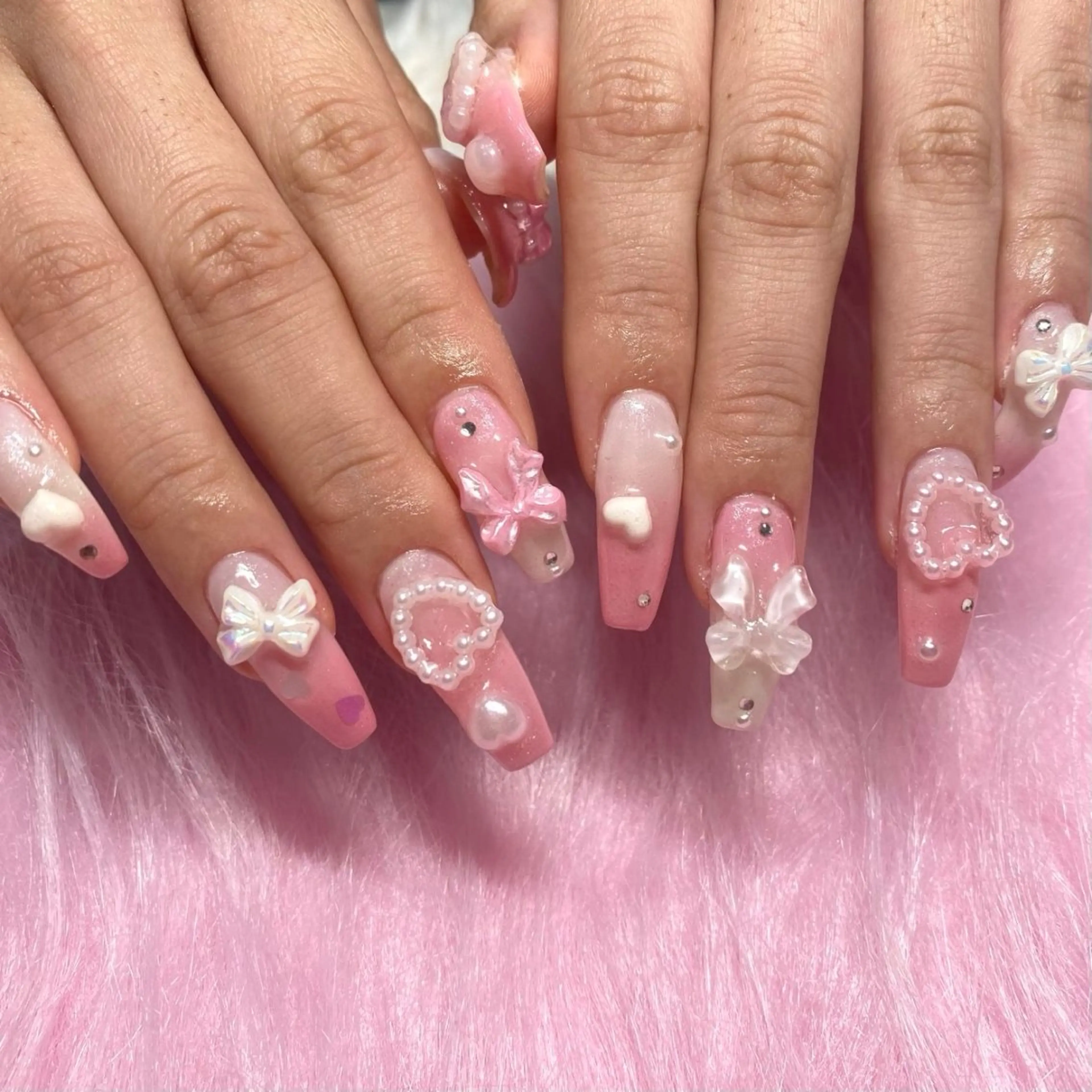 ネイル 長さ出し フレンチネイル ジェルネイル グラデーション ハート ハンドネイル Nail&eye Belire 新宿のネイルデザイン