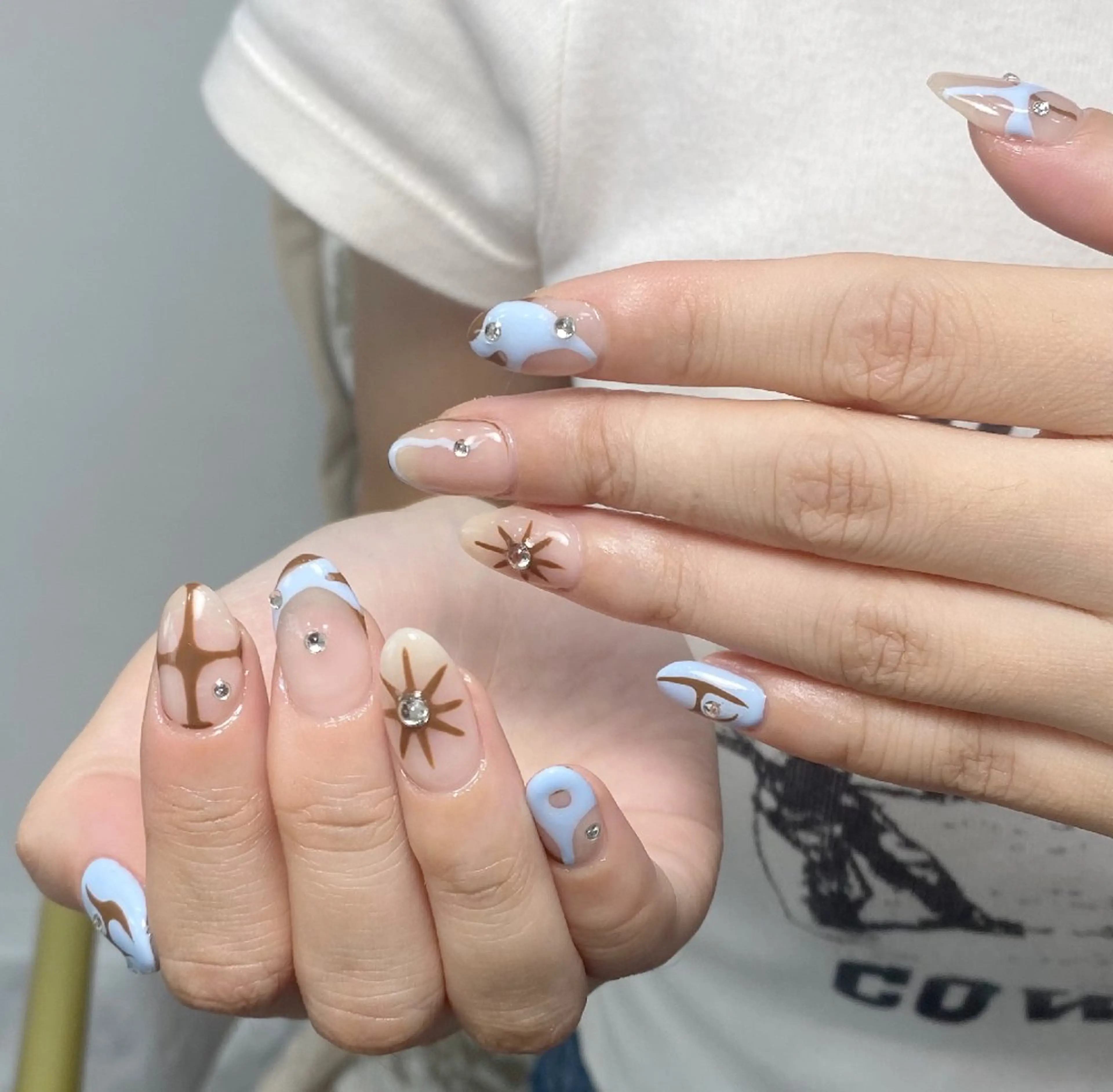 ネイル チークネイル 長さ出し フレンチネイル ジェルネイル キラキラネイル ハンドネイル UM Nail Salonのネイルデザイン