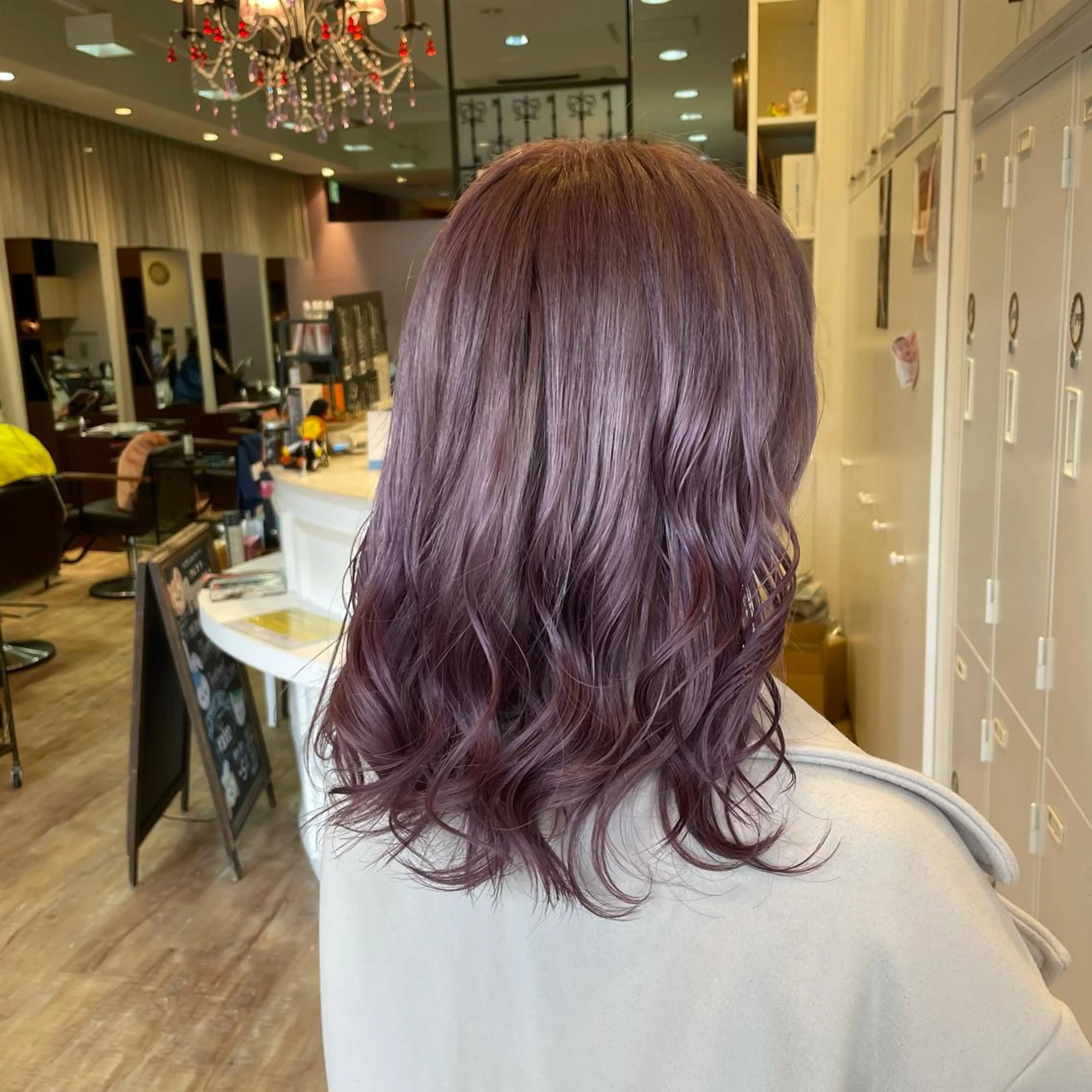 セミロング カラー ブリーチ ハイトーンカラー 大阪長居🌱野見山 卓也のヘアスタイル