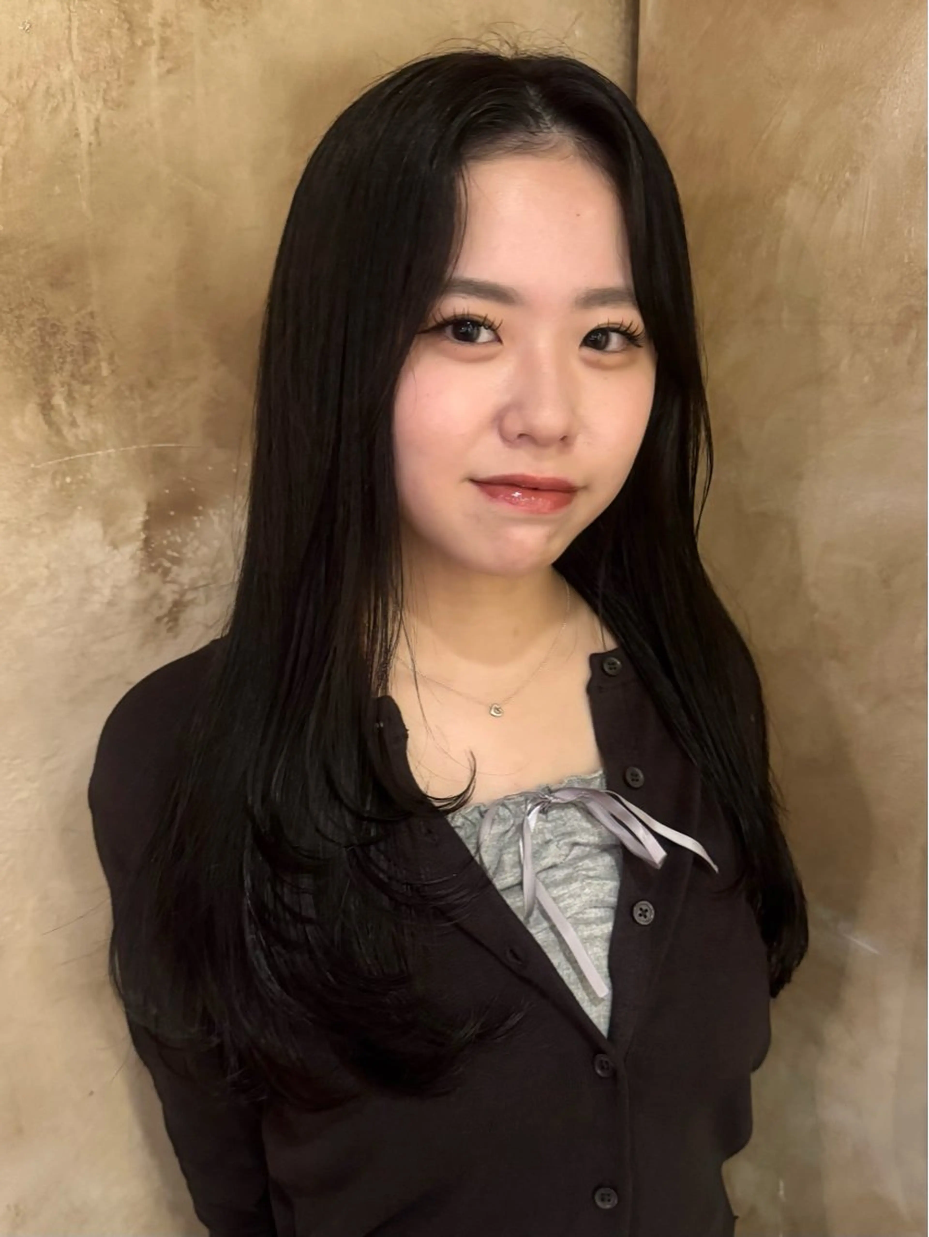 ロング カラー 顔まわりレイヤー 顔周りカット レイヤーカット カット ヘアカラー lot Karen /レイヤー 艶カラーのヘアスタイル