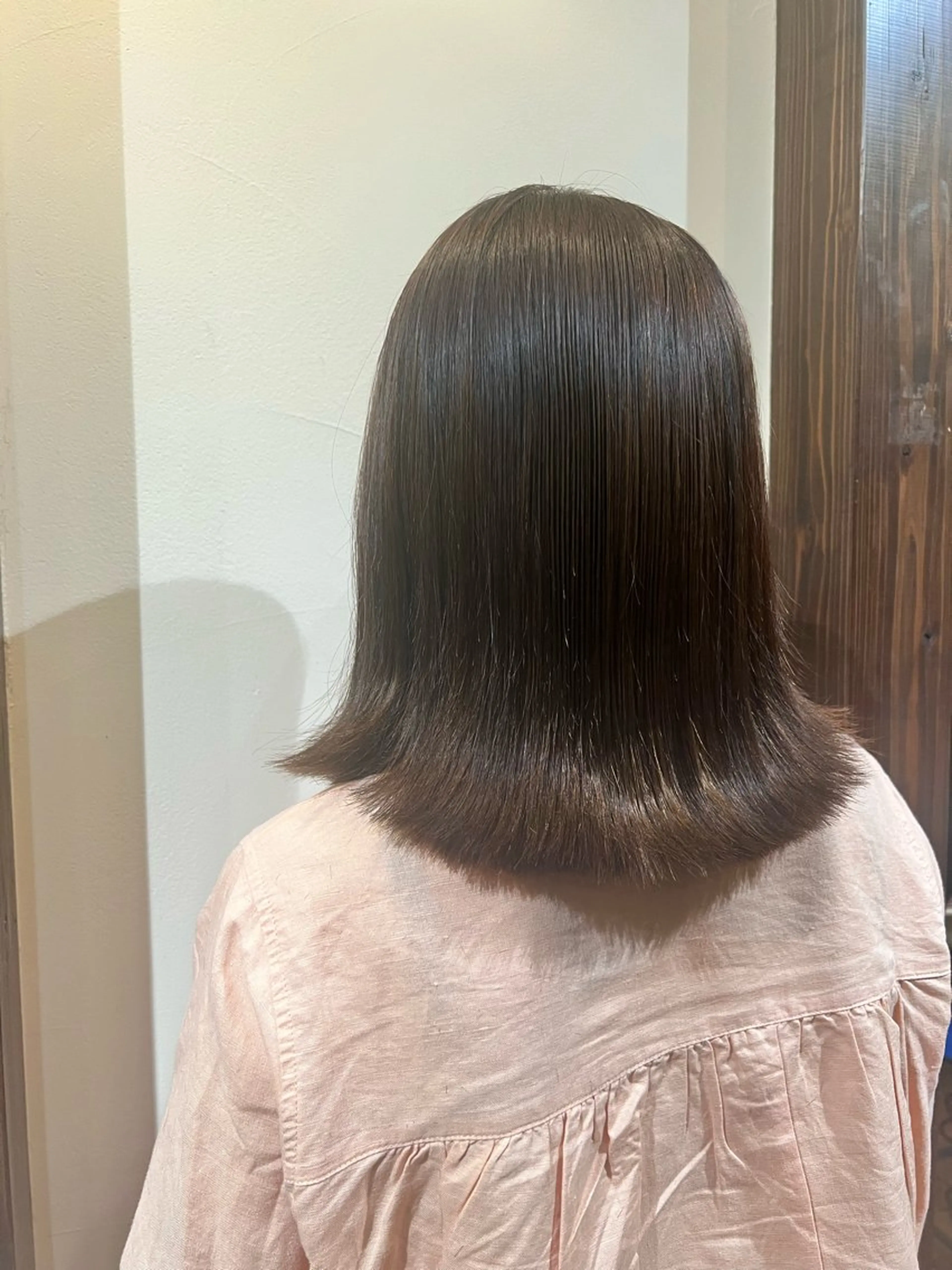 ミディアム カラー 透明感カラー Luster Friends所属・まゆ | 艶カラー | ストレートのヘアスタイル