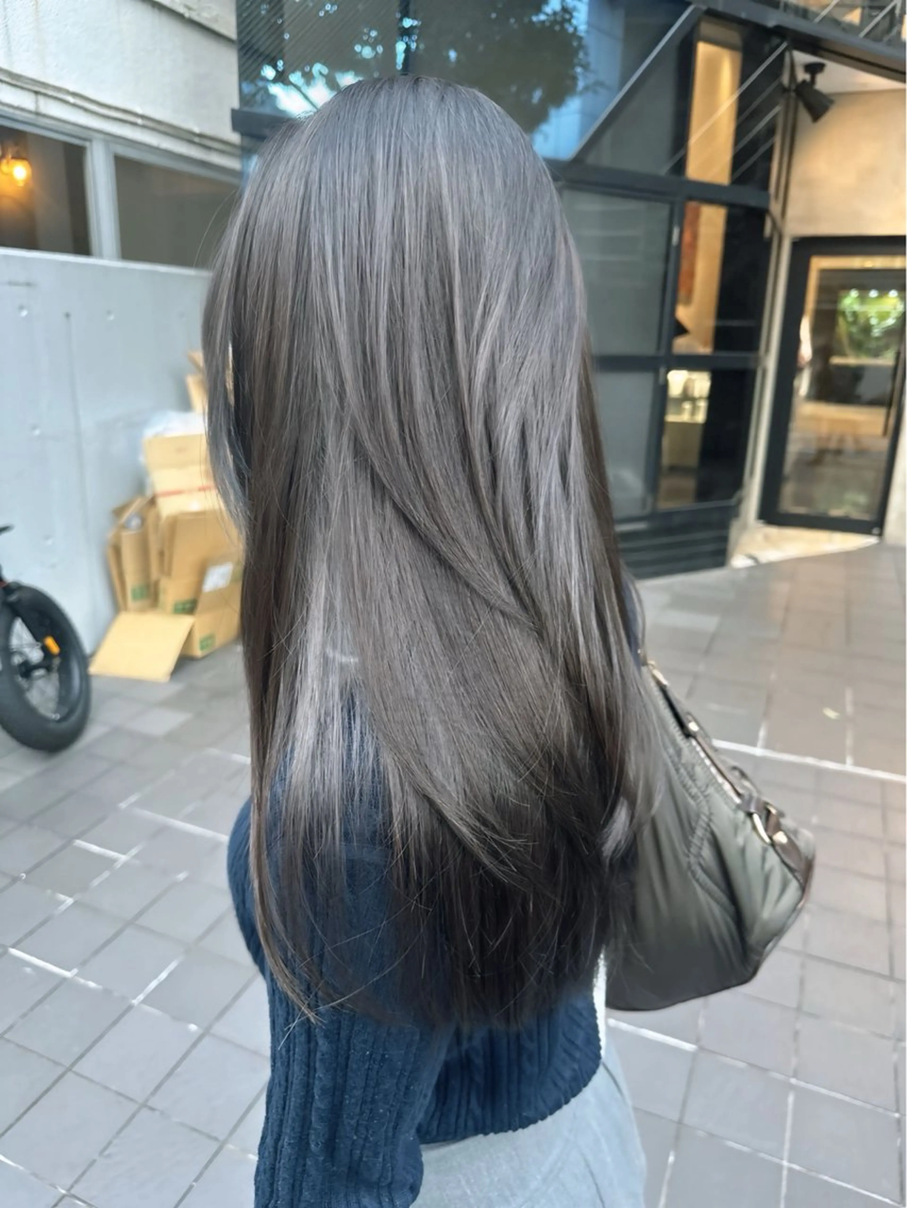 ロング カラー カット ヘアカラー トリートメント 韓国ヘア🇰🇷 透明感カラー🩶のヘアスタイル