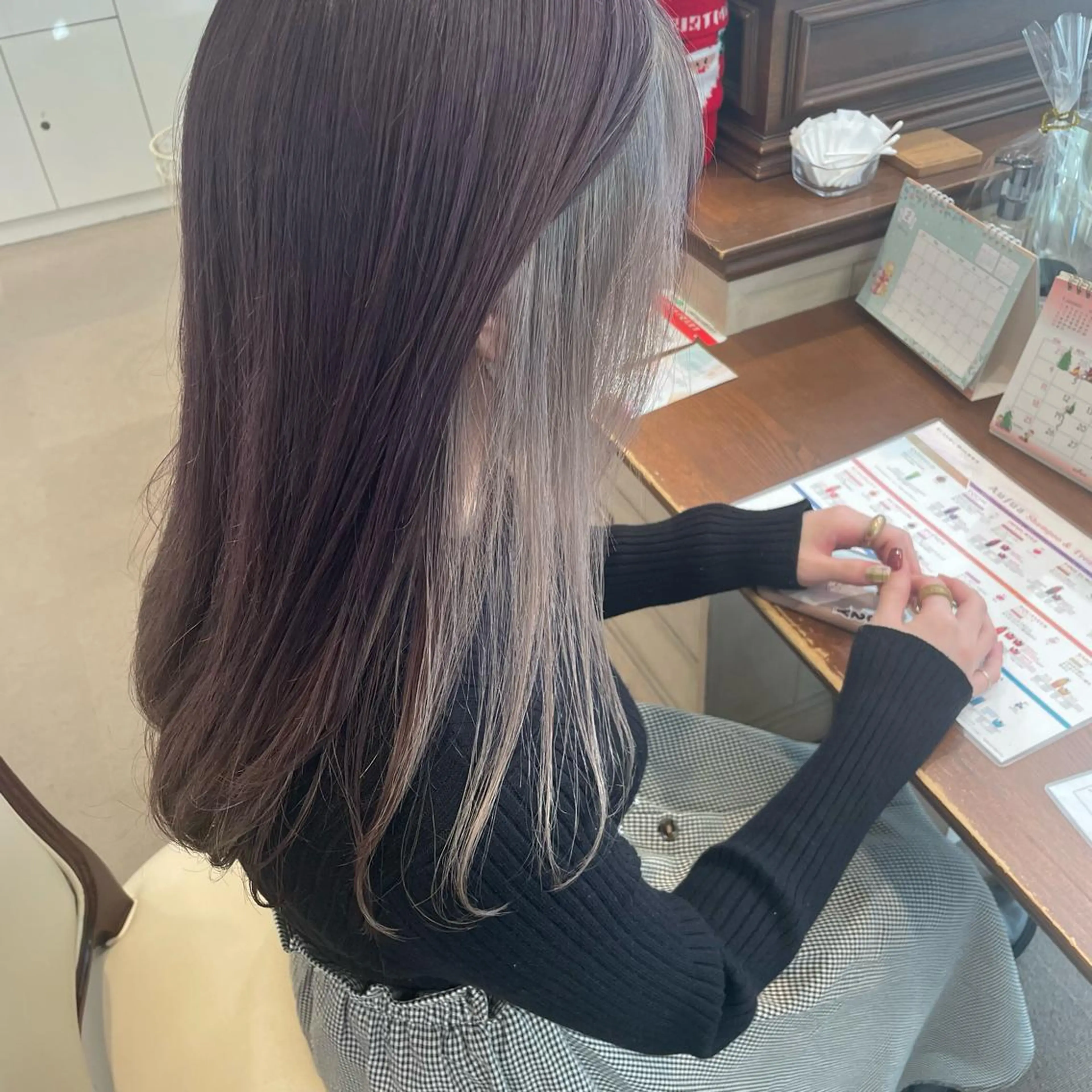 ロング カラー グレージュ ラベンダーカラー ラベンダーグレージュ ラベンダーグレー ヘアカラー トリートメント 🍪ﾖｼｲﾊﾙﾈ🍪 ﾗﾍﾞﾝﾀﾞｰｶﾗｰのヘアスタイル