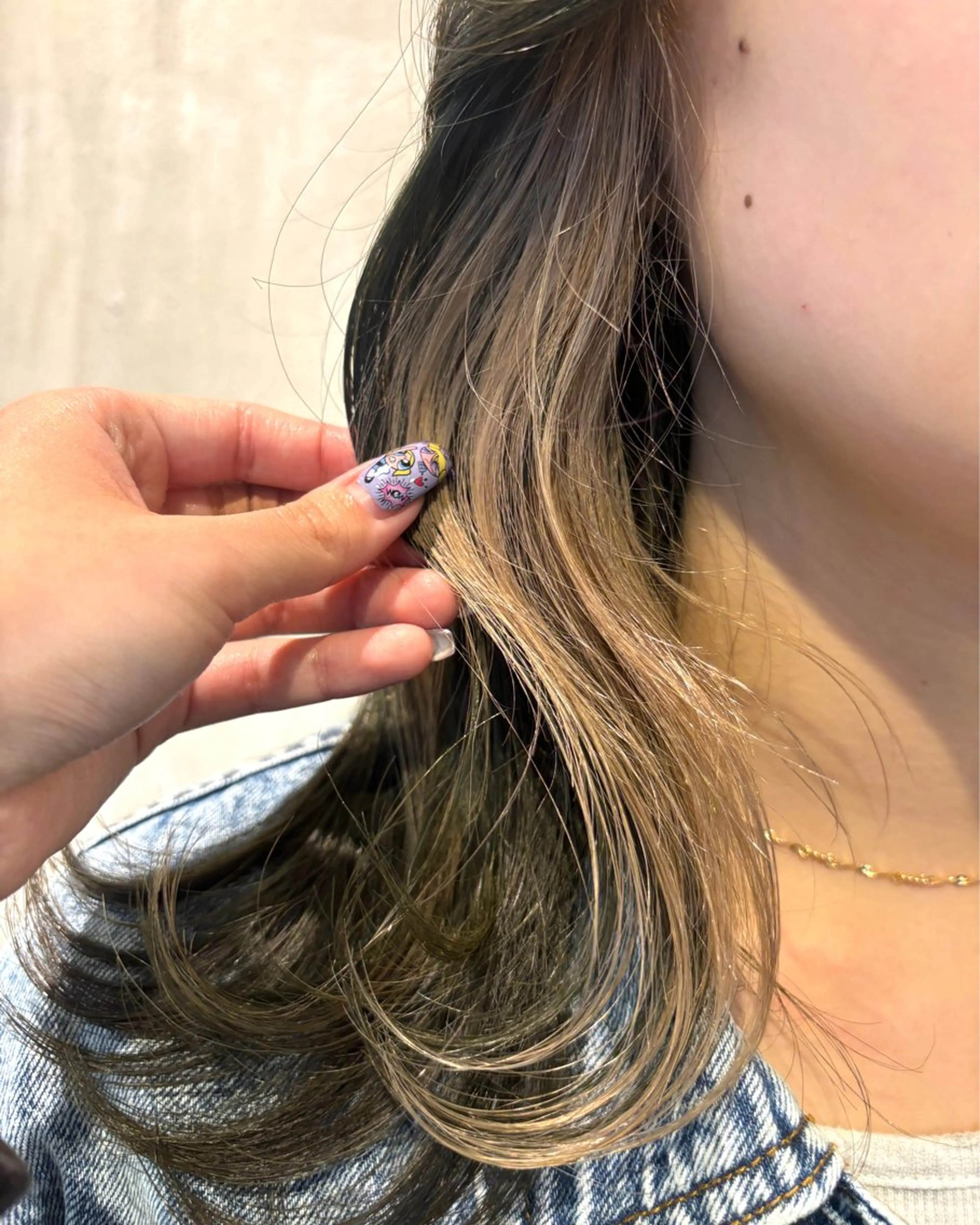 ミディアム カラー ベージュカラー ホワイトベージュ 小木曽 里華のヘアスタイル