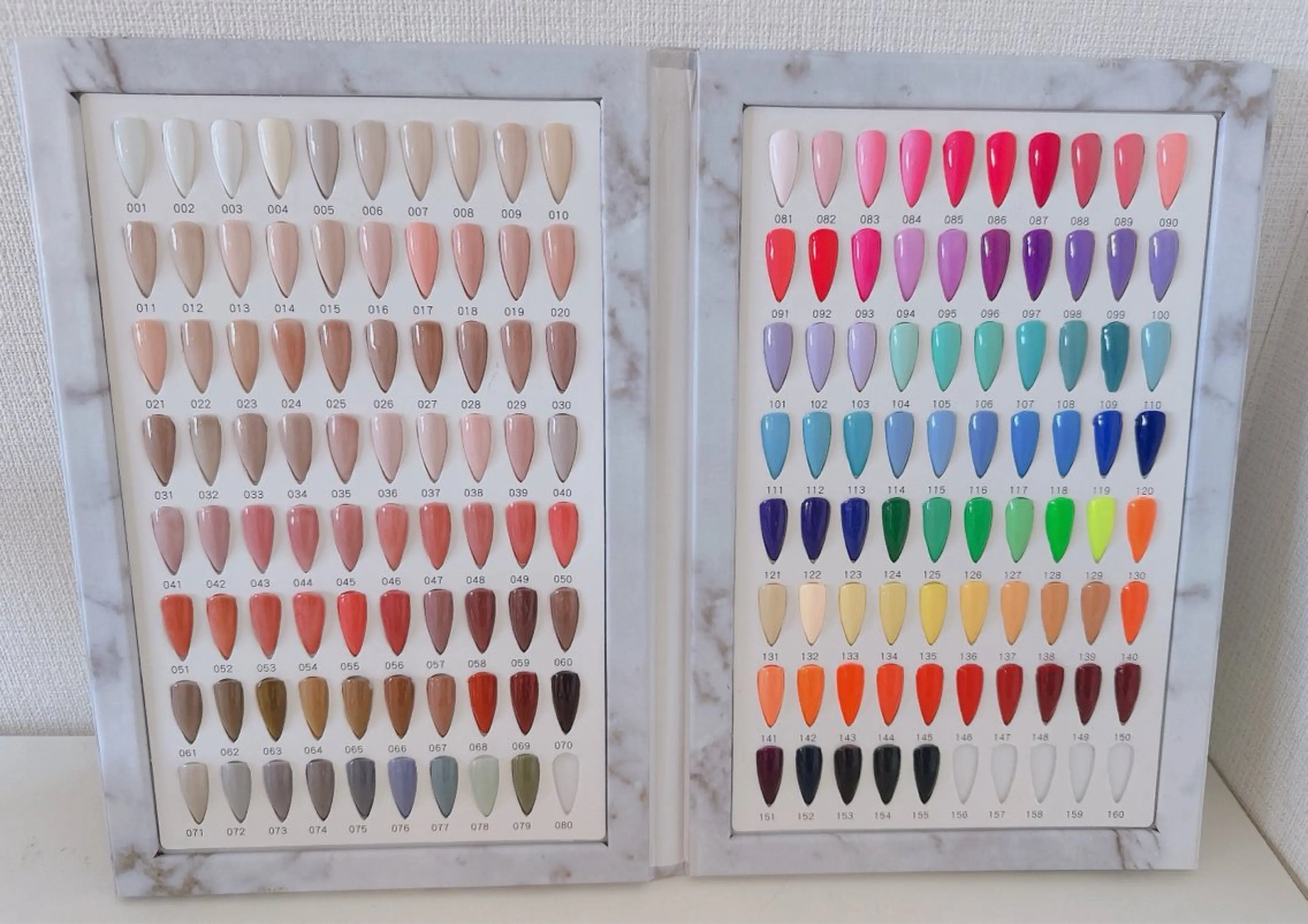 ネイル Riley 🌻のネイルデザイン