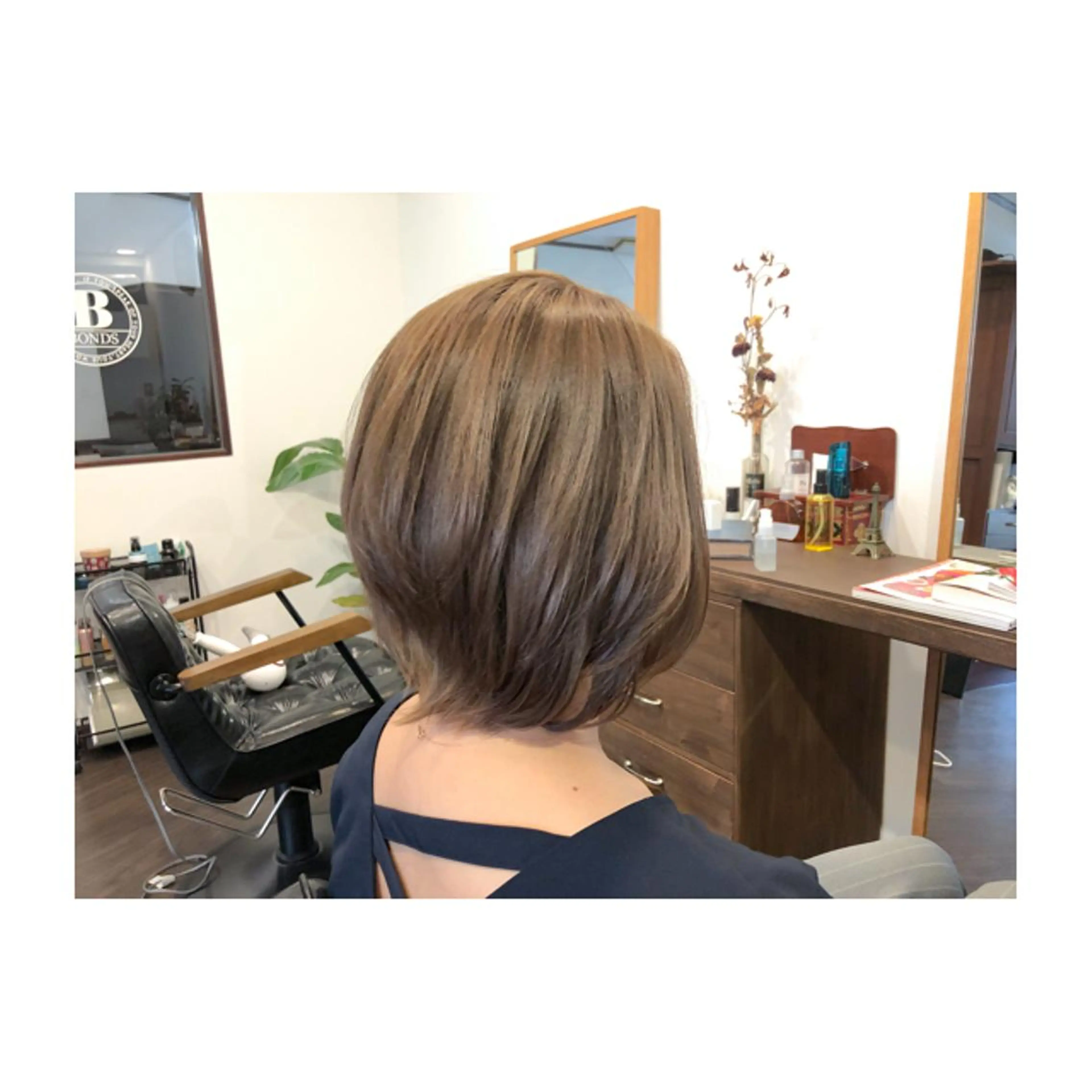 ショート カラー ブリーチ 透明感カラー HAIRsalon BONDS所属・山本 佳裕のヘアスタイル