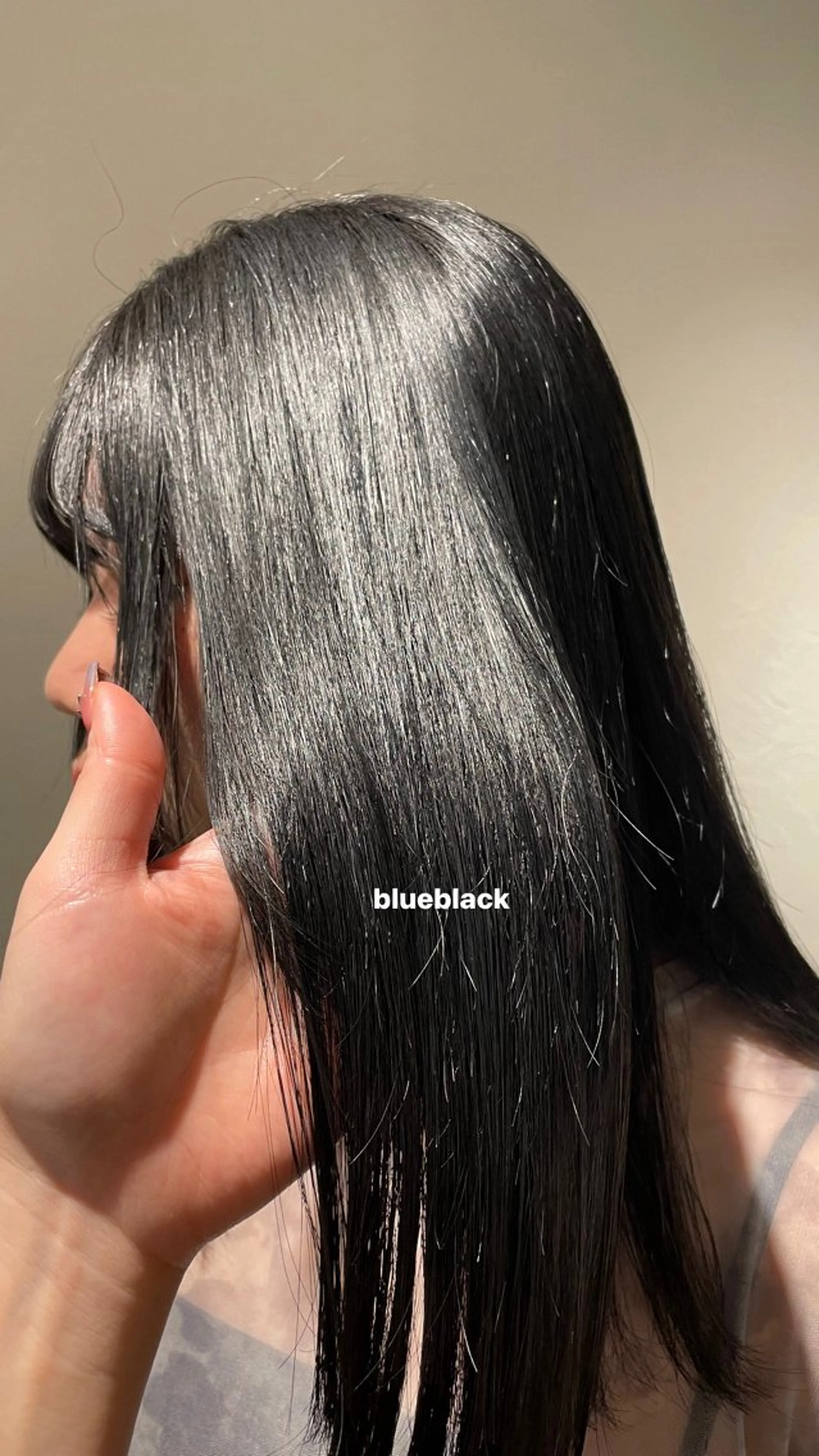 ロング カラー 黒髪 ブルーカラー ブルーブラック ヘアカラー noa hair  design所属・noa 小山莉々のヘアスタイル