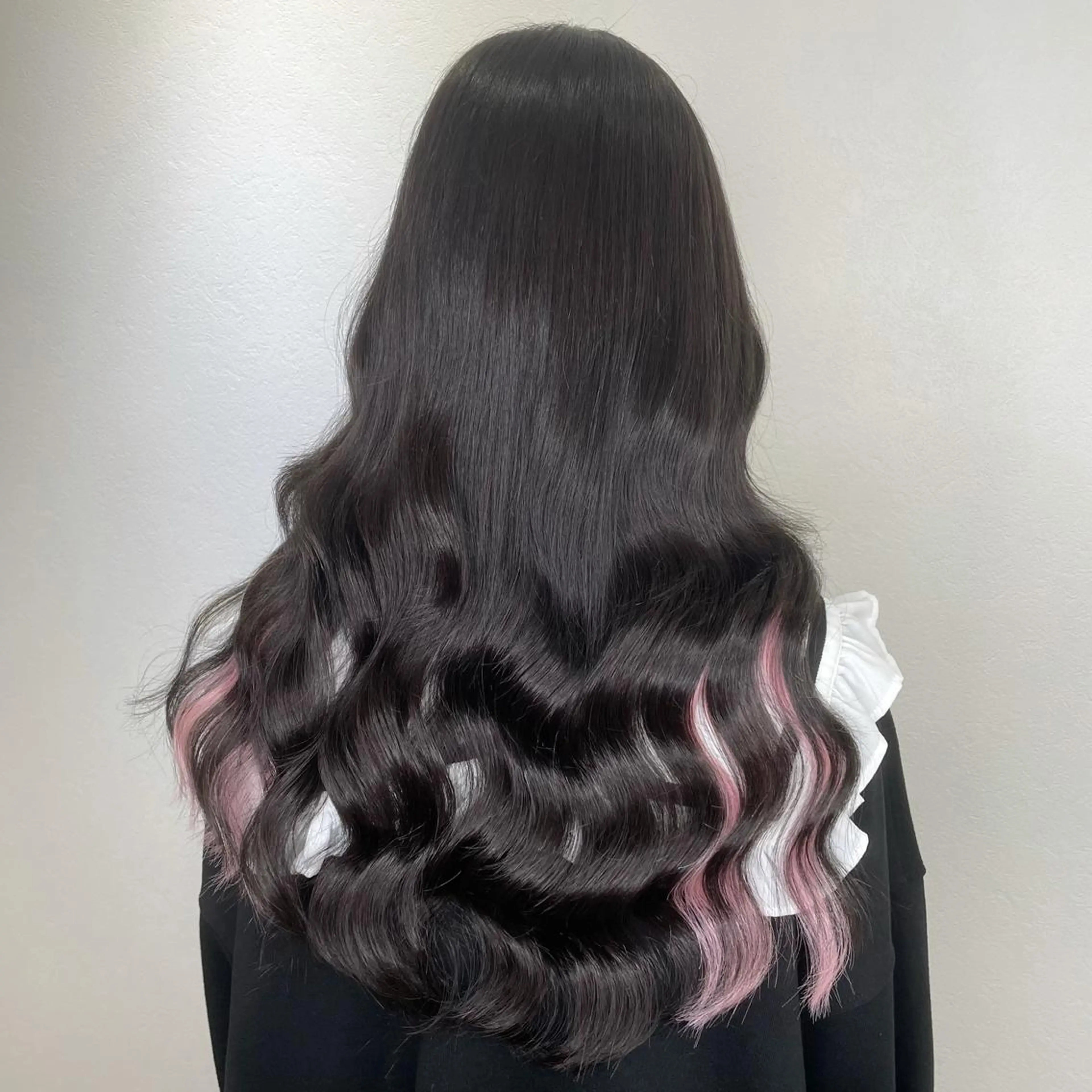 セミロング カラー 黒髪 ピンクカラー ヘアカラー エクステ 池袋🧡ダブルカラー /馴染ませエクステのヘアスタイル