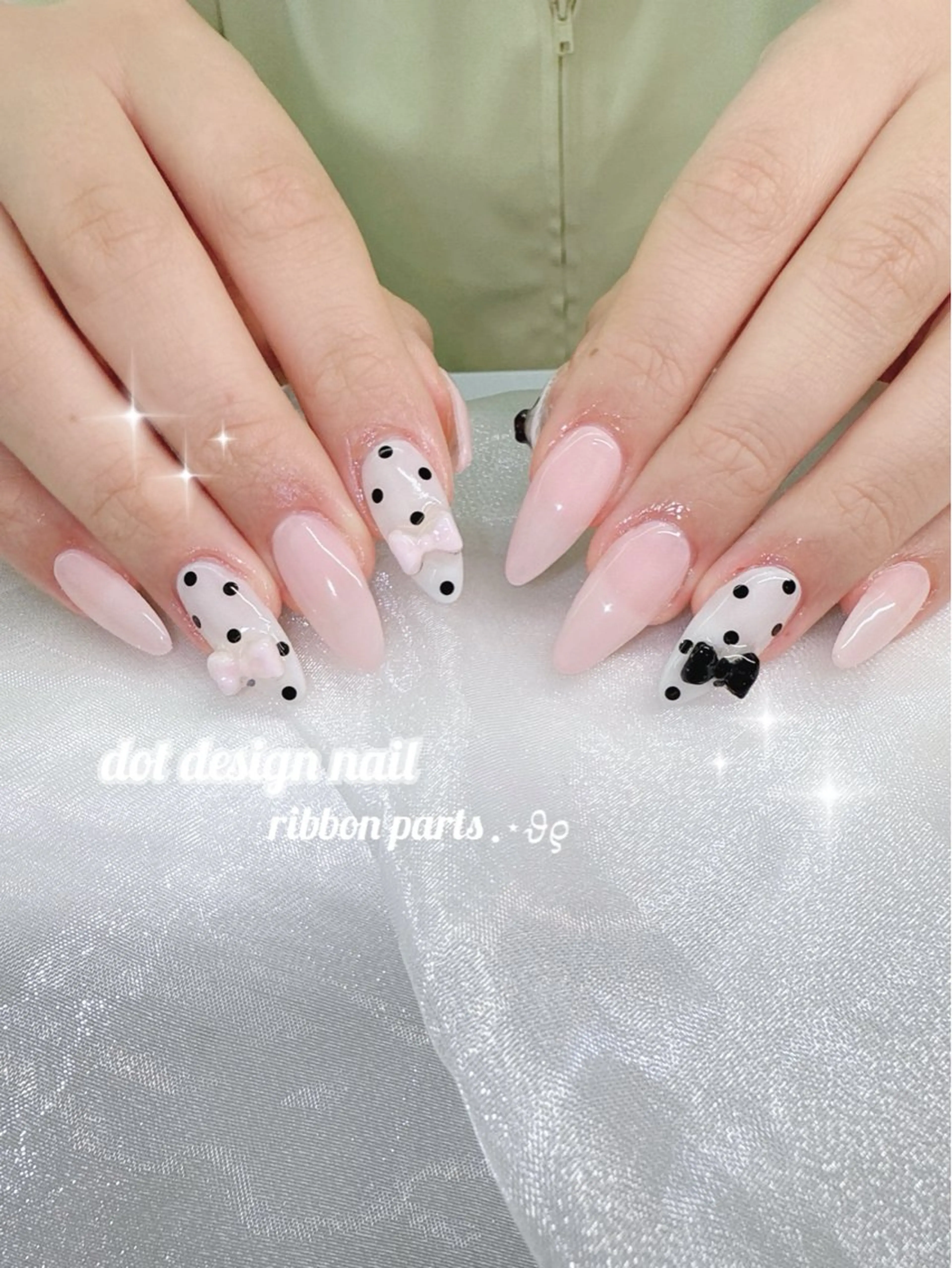 ネイル ドット リボン ちゅるんネイル🩵 miyuのネイルデザイン