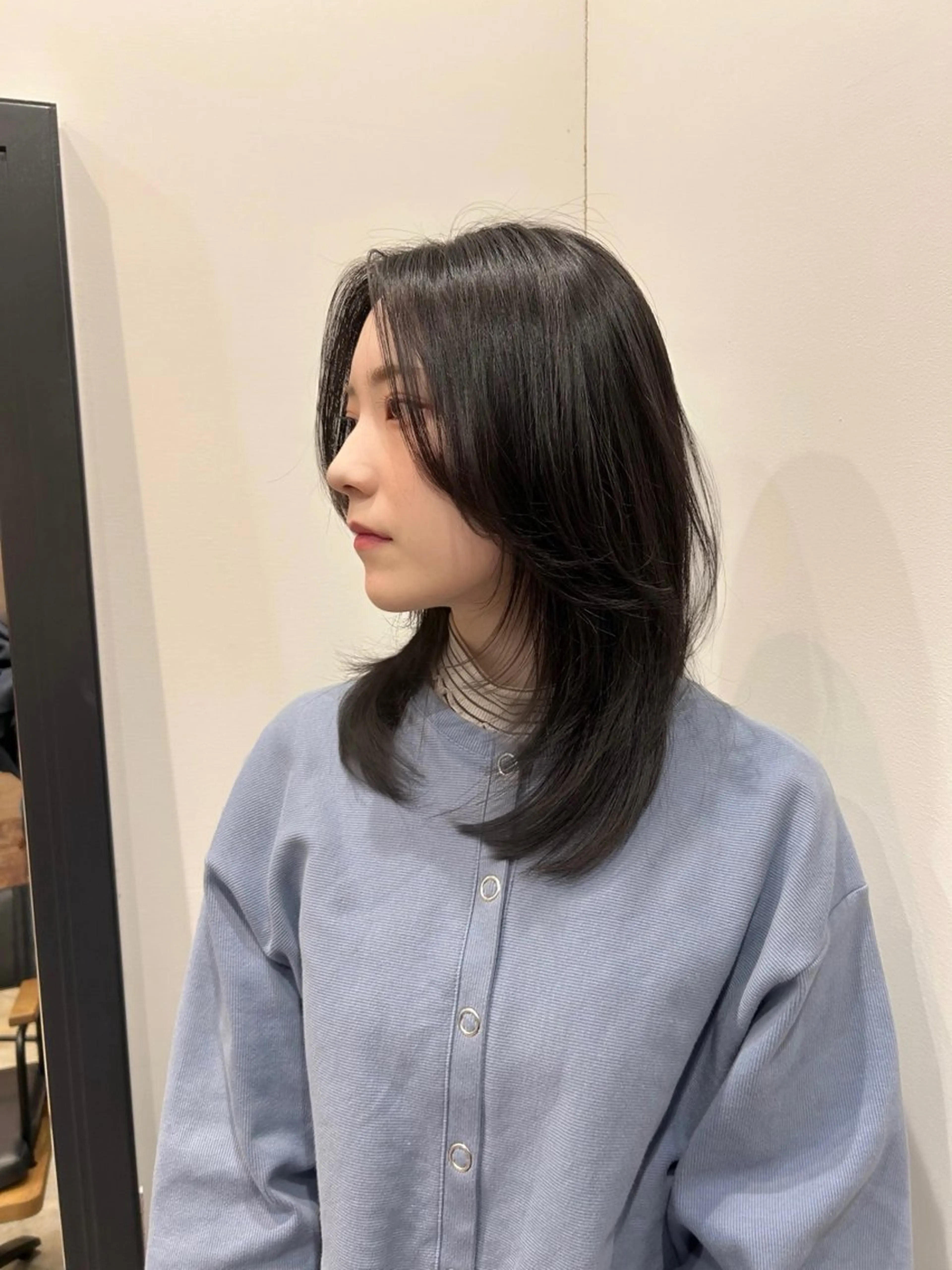 セミロング レイヤーカット カット hale所属・hale airiのヘアスタイル