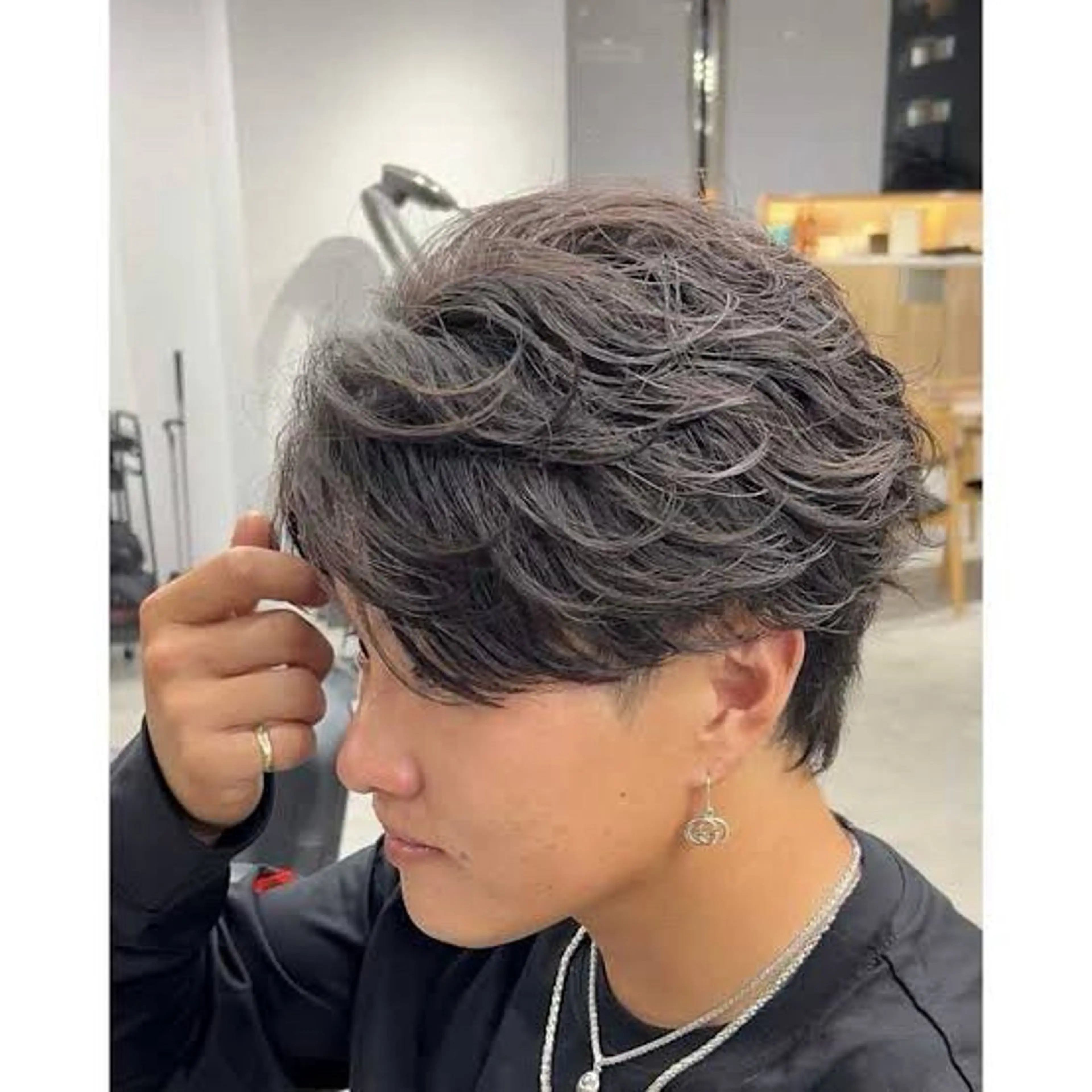 ミディアム 衞藤 諒一のヘアスタイル