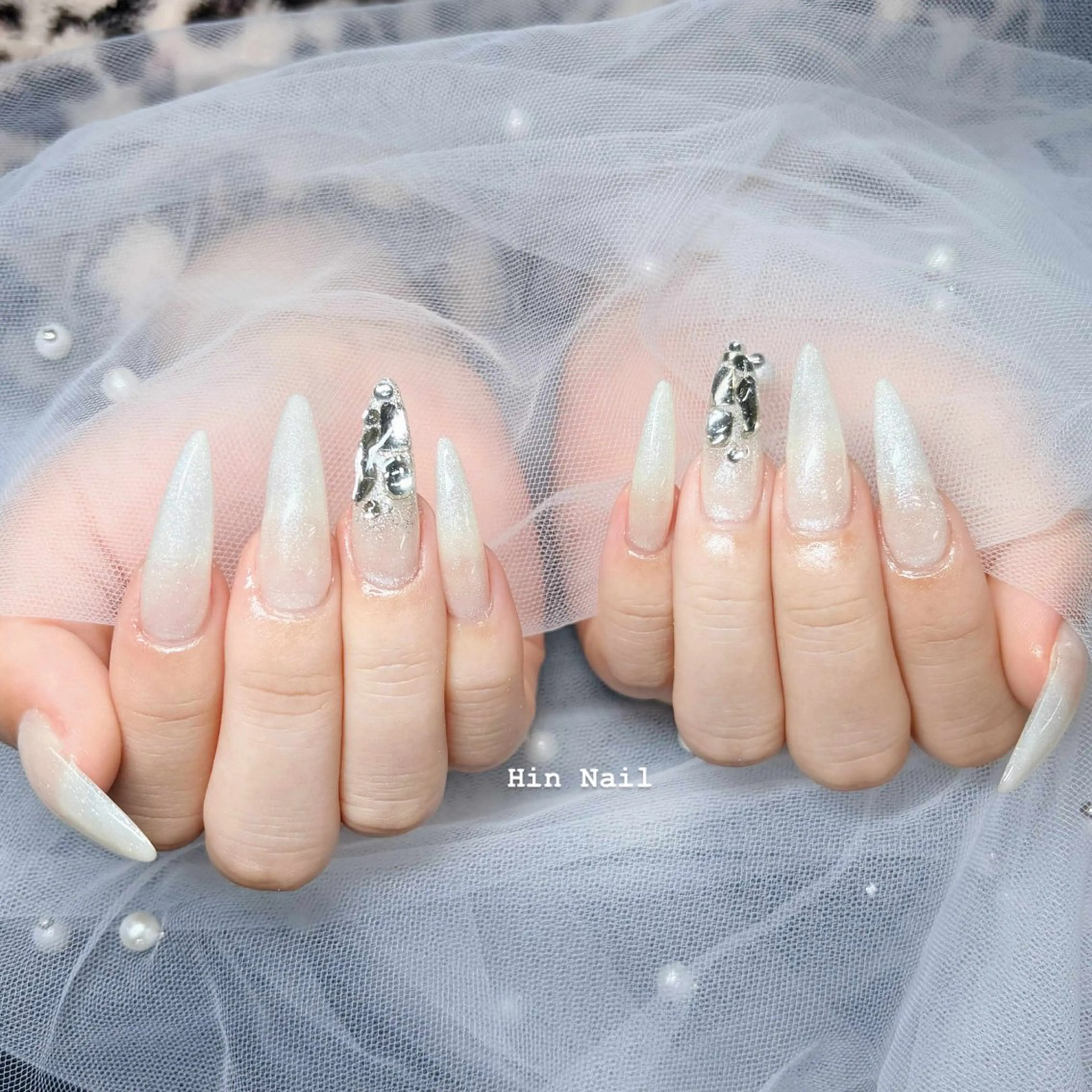 ネイル ボルドー チークネイル フレンチネイル グラデーション キラキラネイル ハンドネイル HIN NAILのネイルデザイン