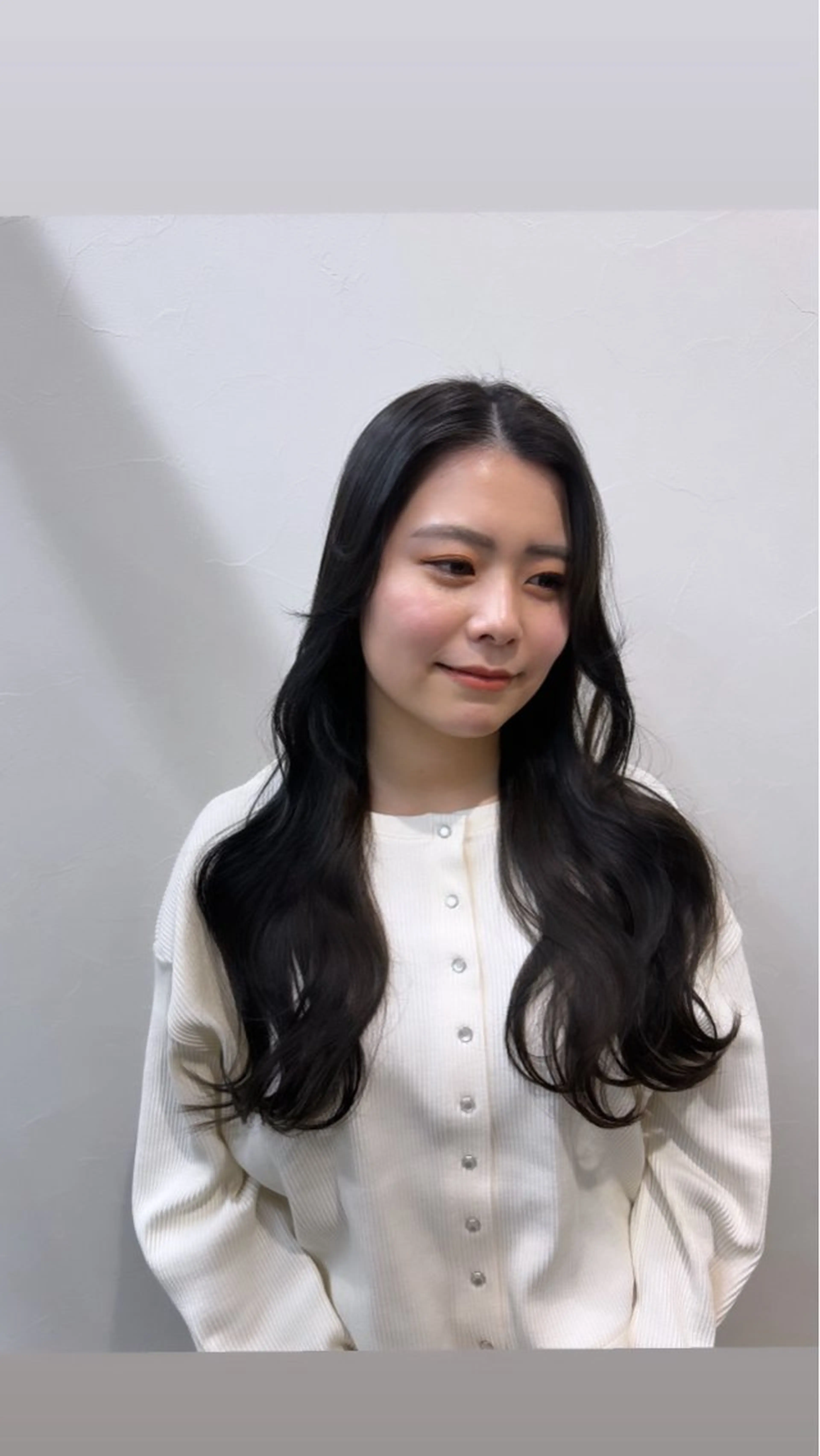 ロング カラー アッシュ ブリーチ ブリーチなしカラー 韓国風ヘア レイヤーカット 髪質改善×艶カラー Haruのヘアスタイル