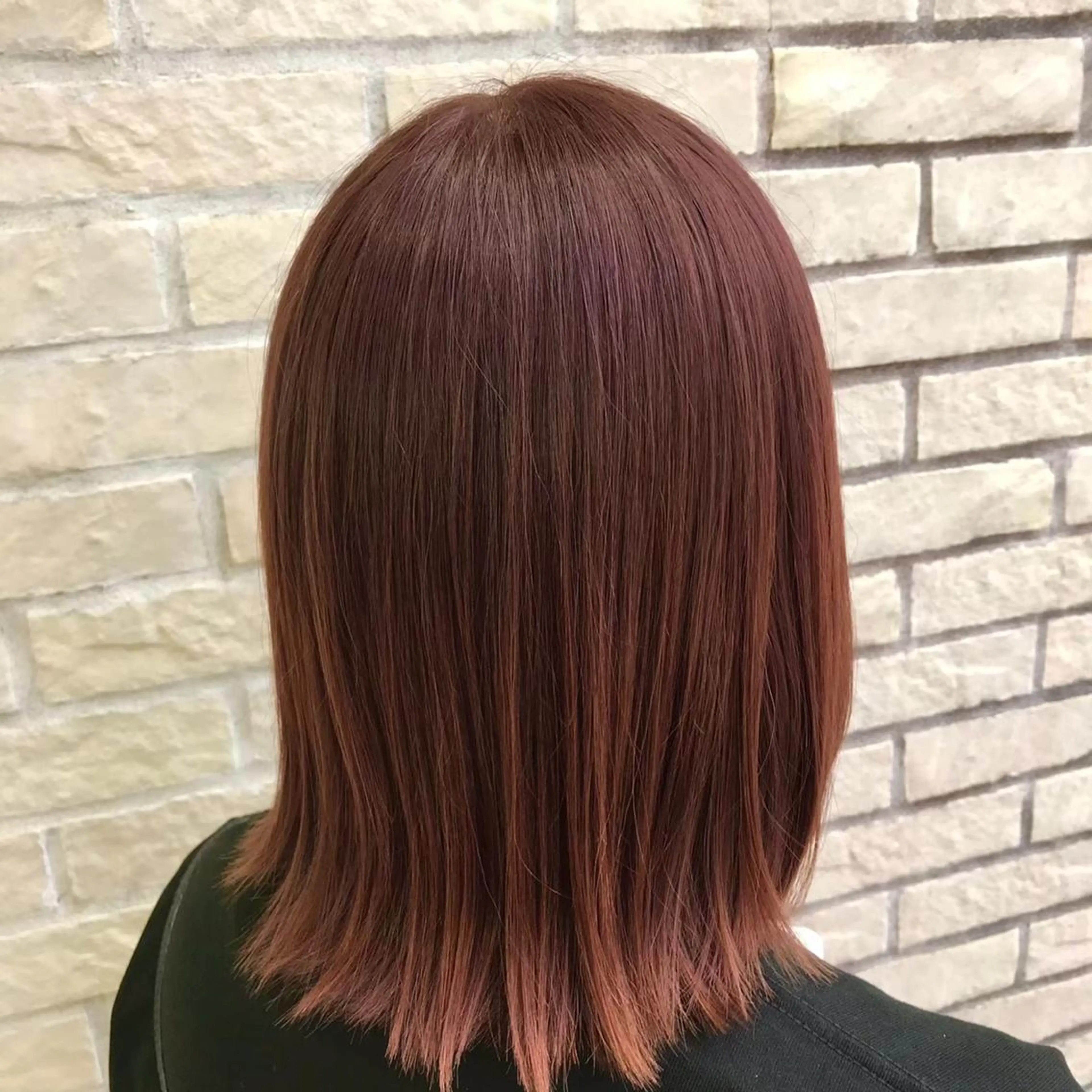 ミディアム カラー カット 縮毛矯正 艶髪 インナーカラーのヘアスタイル