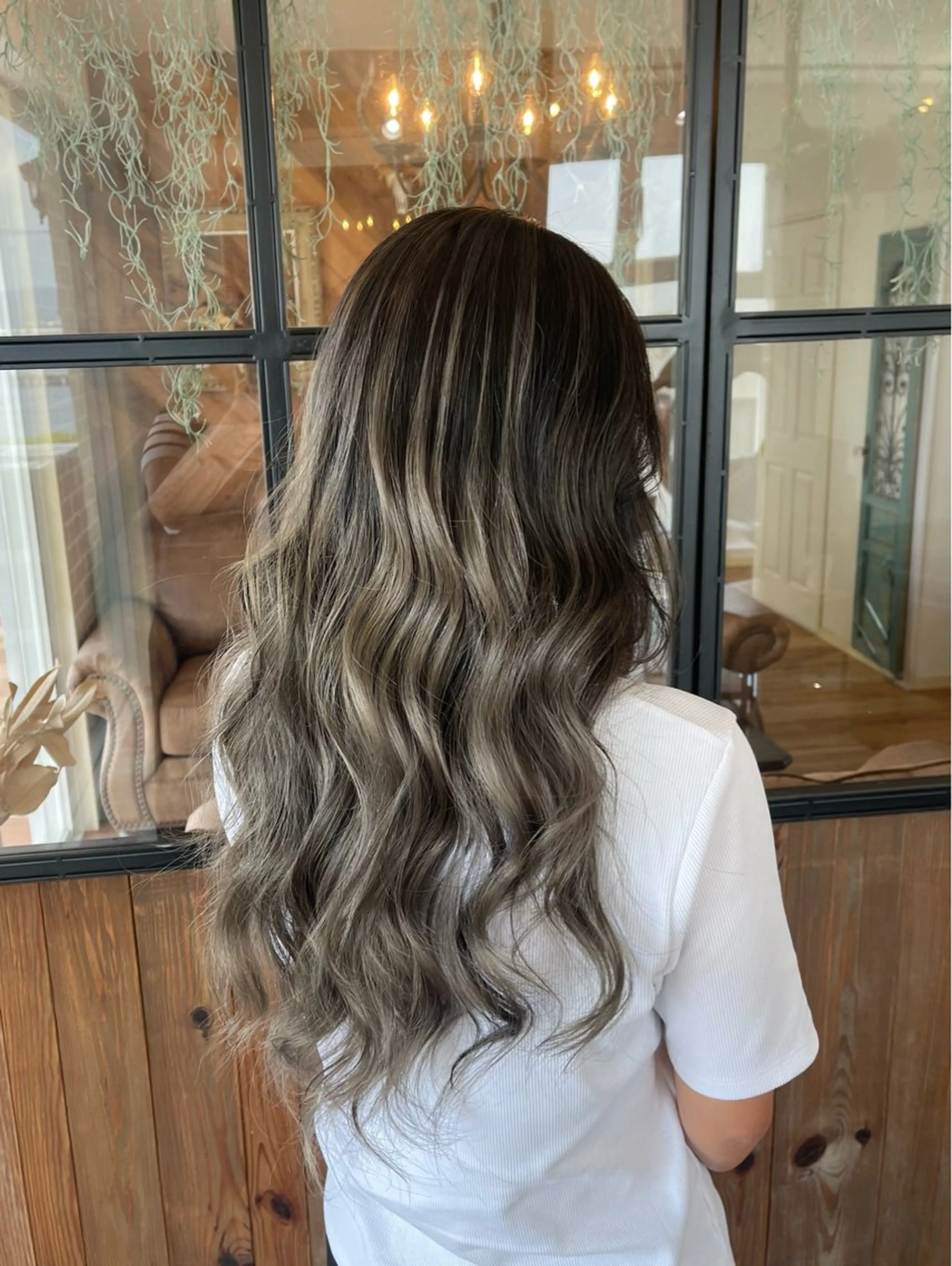 カラー LA BELLA所属・LA BELLA マリナのヘアスタイル