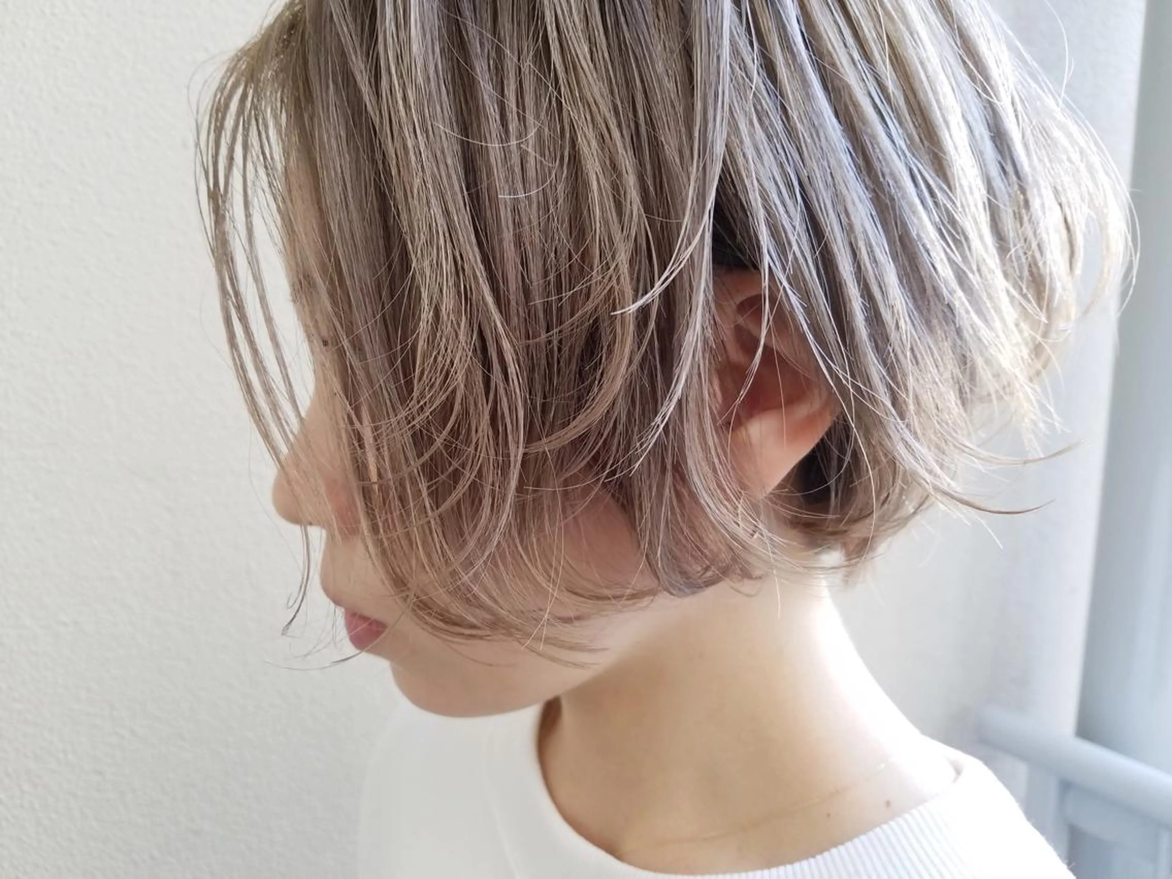 ショート カラー ハイトーンカラー ショートヘア ヘアカラー ウルフ、ボブ美容師 今井のヘアスタイル