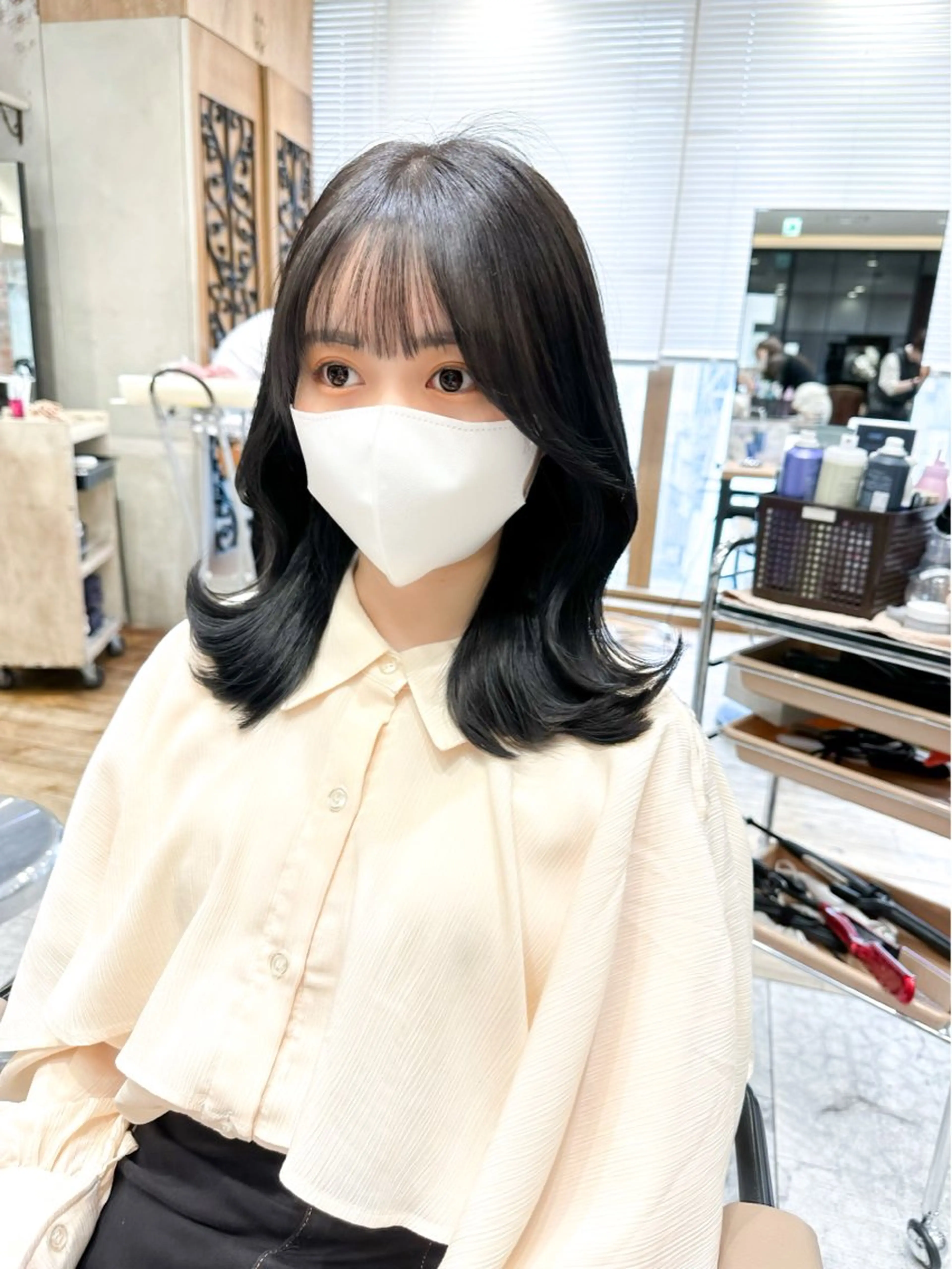 ミディアム カラー ベージュカラー ブラウンカラー ブラウンベージュ くびれヘア 顔周りカット カット ヘアカラー トリートメント 顔周り/くびれヘア 韓国ヘア💕風間るなのヘアスタイル