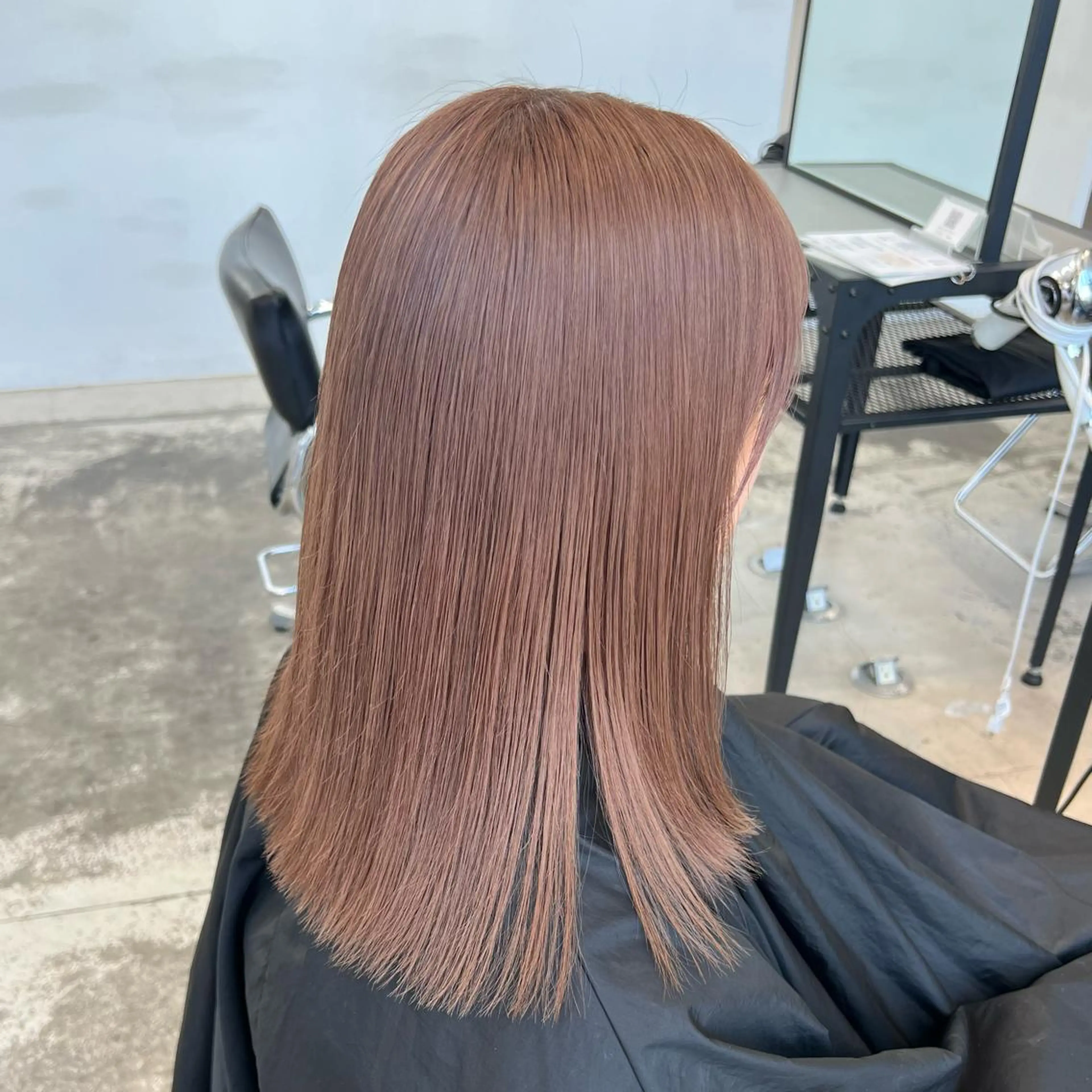 セミロング カラー ベージュカラー 🌼動き×透明感🩵 ハイトーン/ナナのヘアスタイル