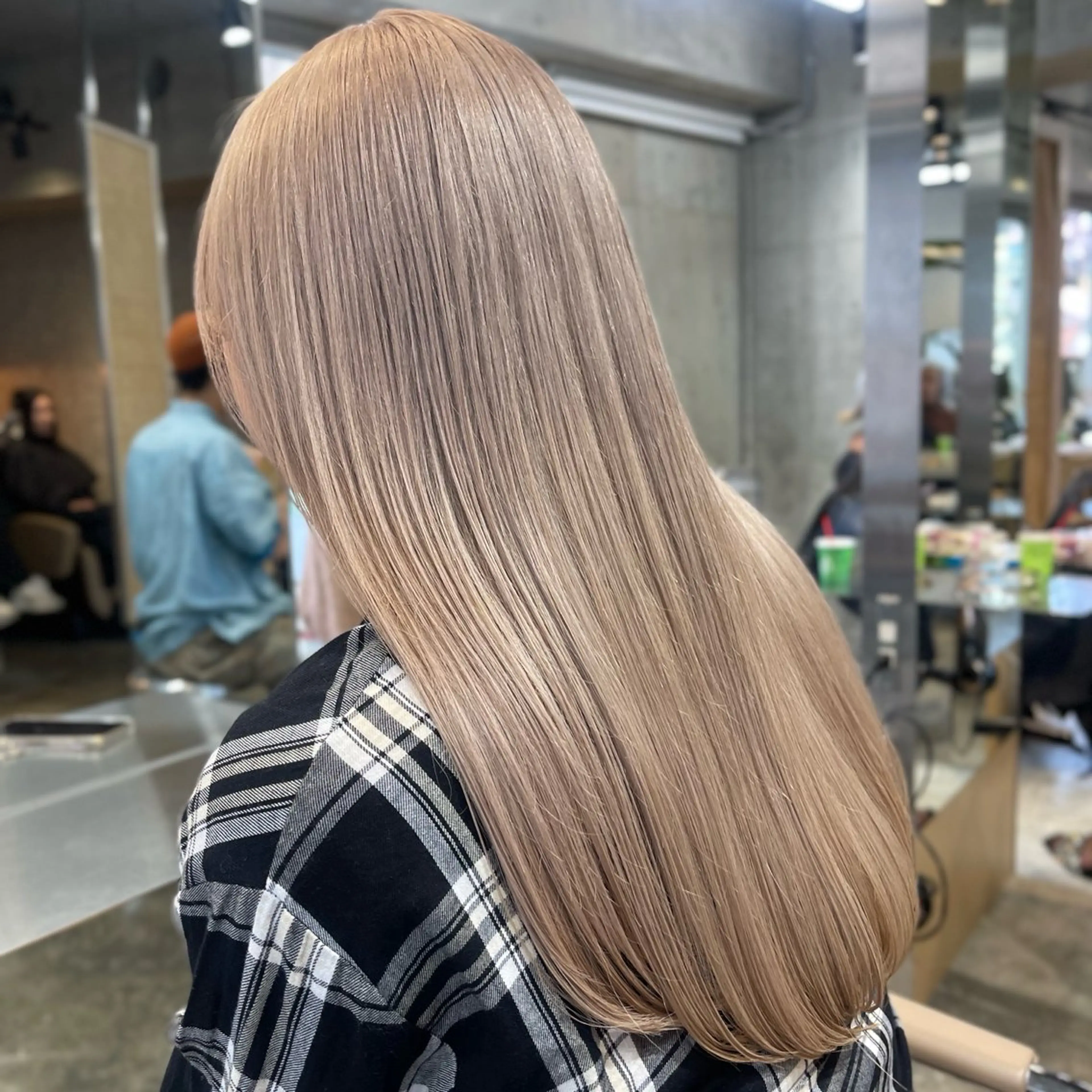 ロング tsubasa🪽 ／ブリーチカラーのヘアスタイル