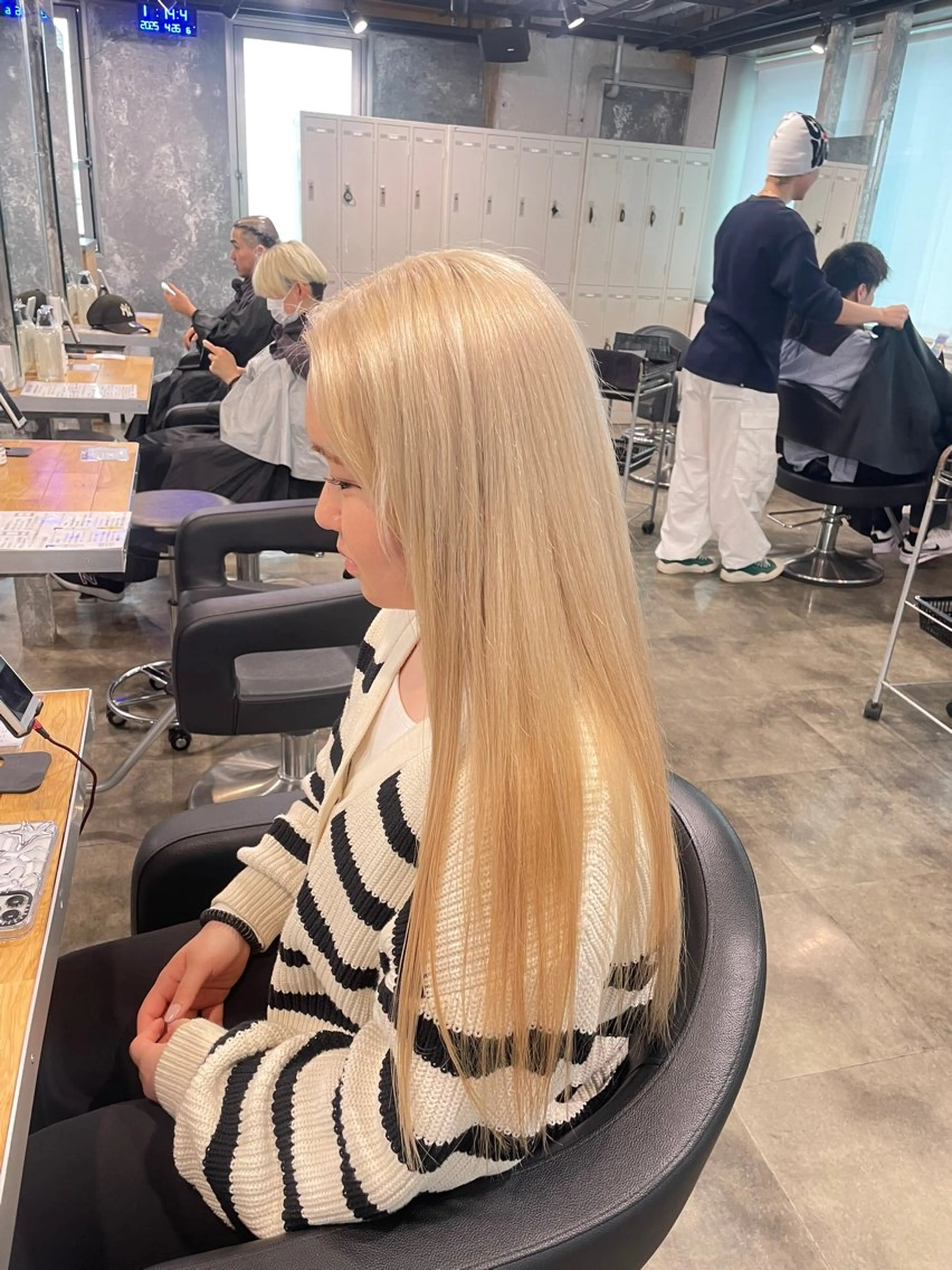 ロング カラー ヘアカラー トリートメント ハイトーン 横浜💞ミオのヘアスタイル