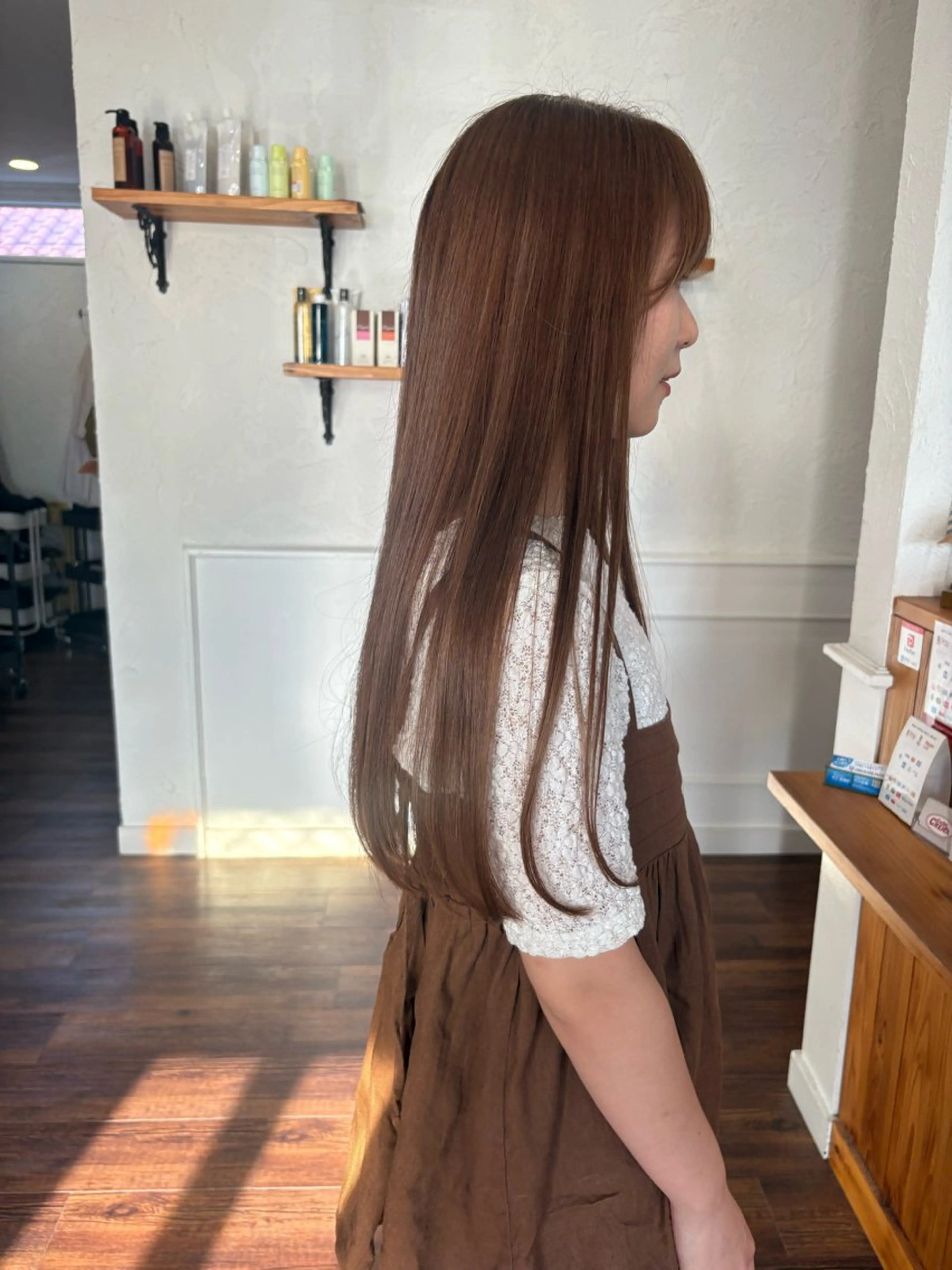 ロング カラー ブリーチ ブラウンカラー ブリーチなしカラー ヘアカラー トリートメント 江原 彩華のヘアスタイル
