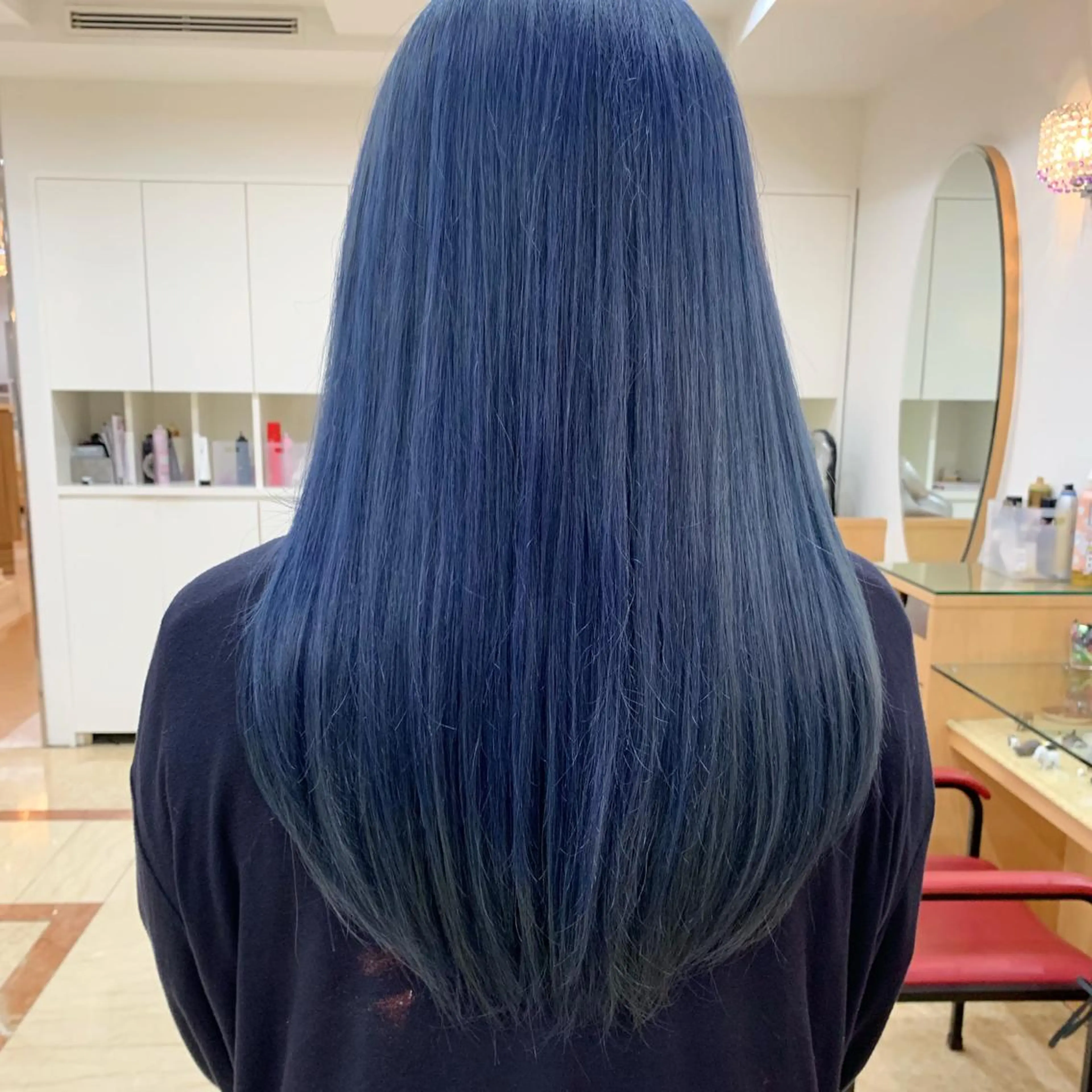 カラー ブリーチ ブルーカラー ✨艶ブリーチカラー ✨四ノ宮裕己のヘアスタイル