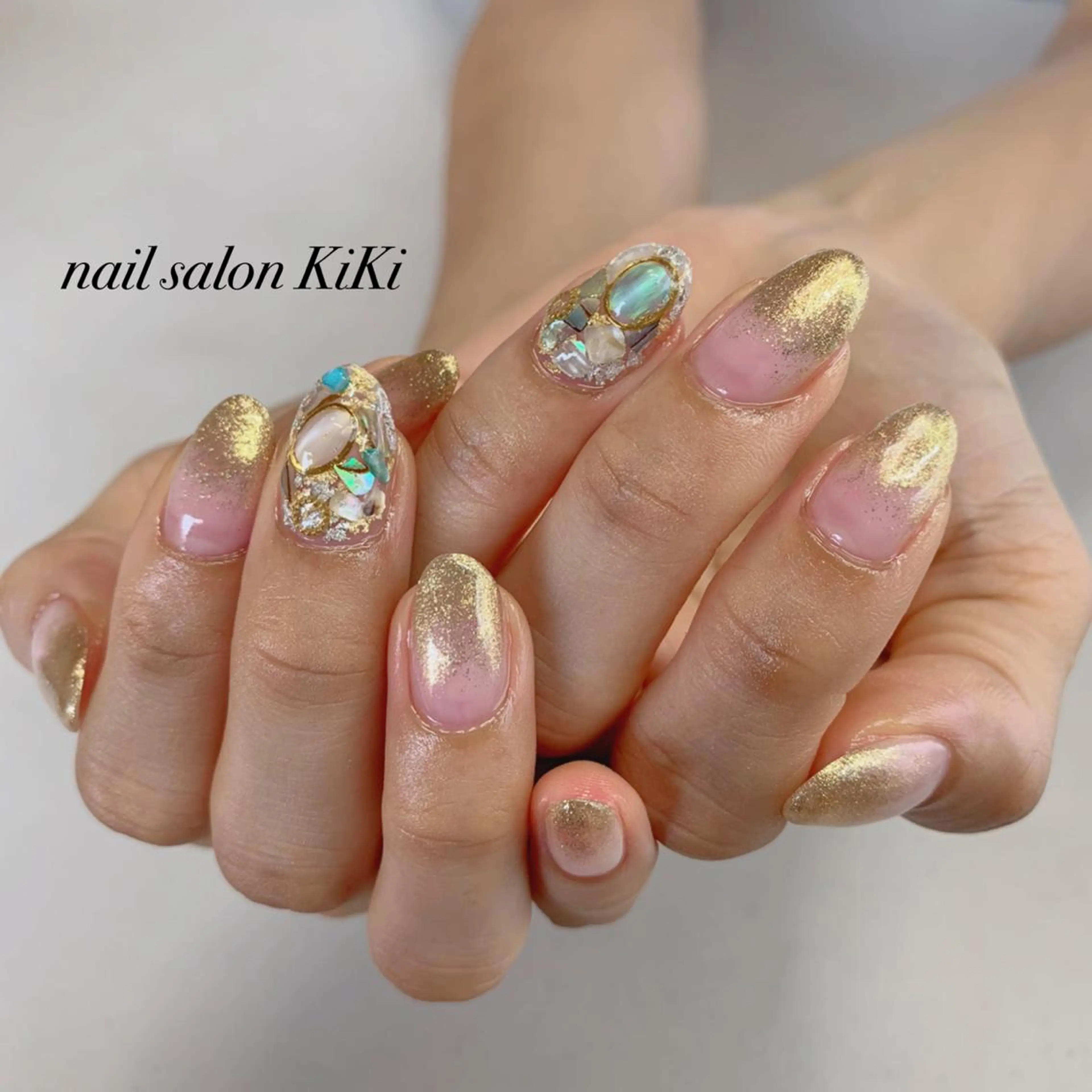 ネイル ゴールド K. KiKiのネイルデザイン