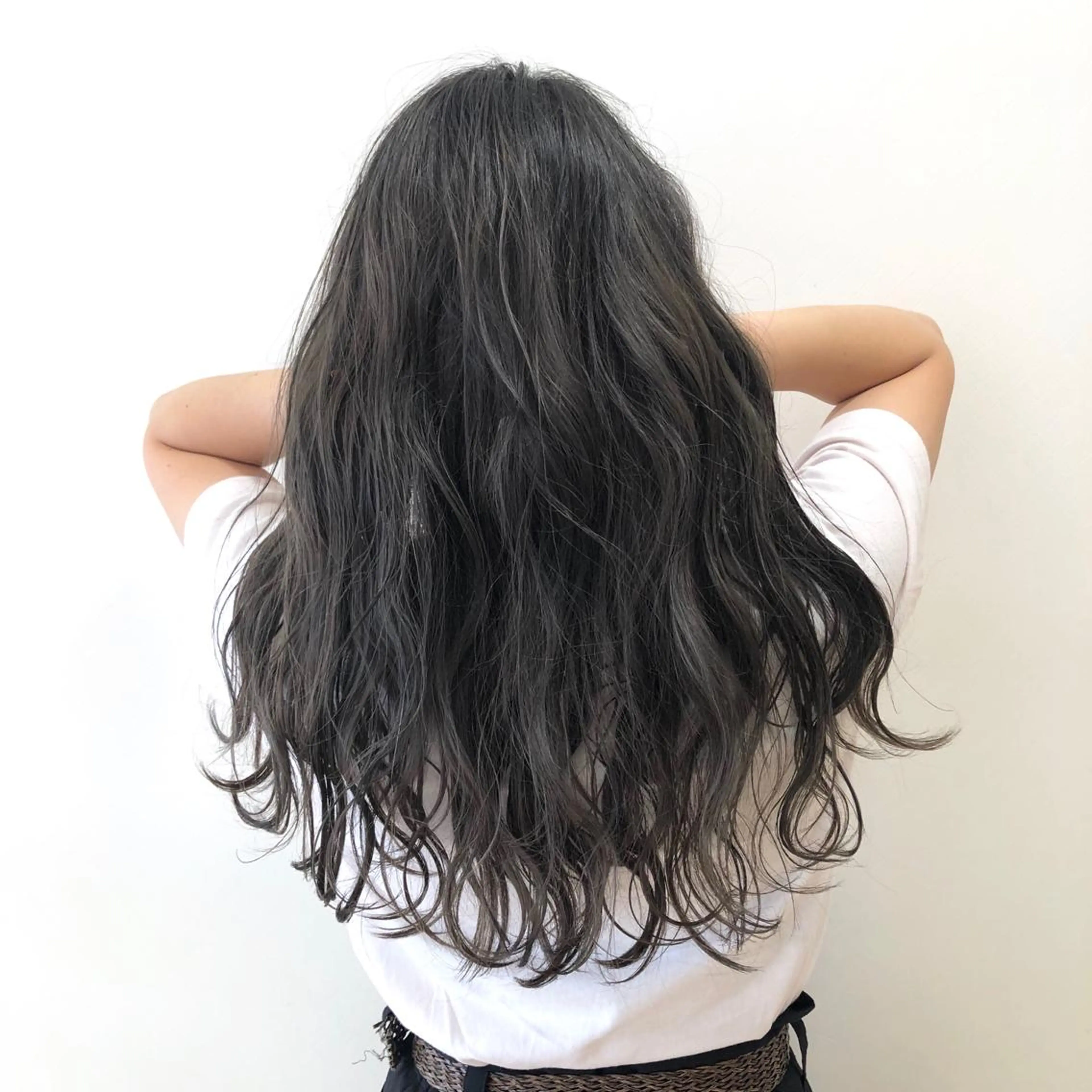 ロング カラー グレージュ ヘアカラー トリートメント 🌈ぷる艶カラー🌈 髪質改善👑柳沼尚貴のヘアスタイル