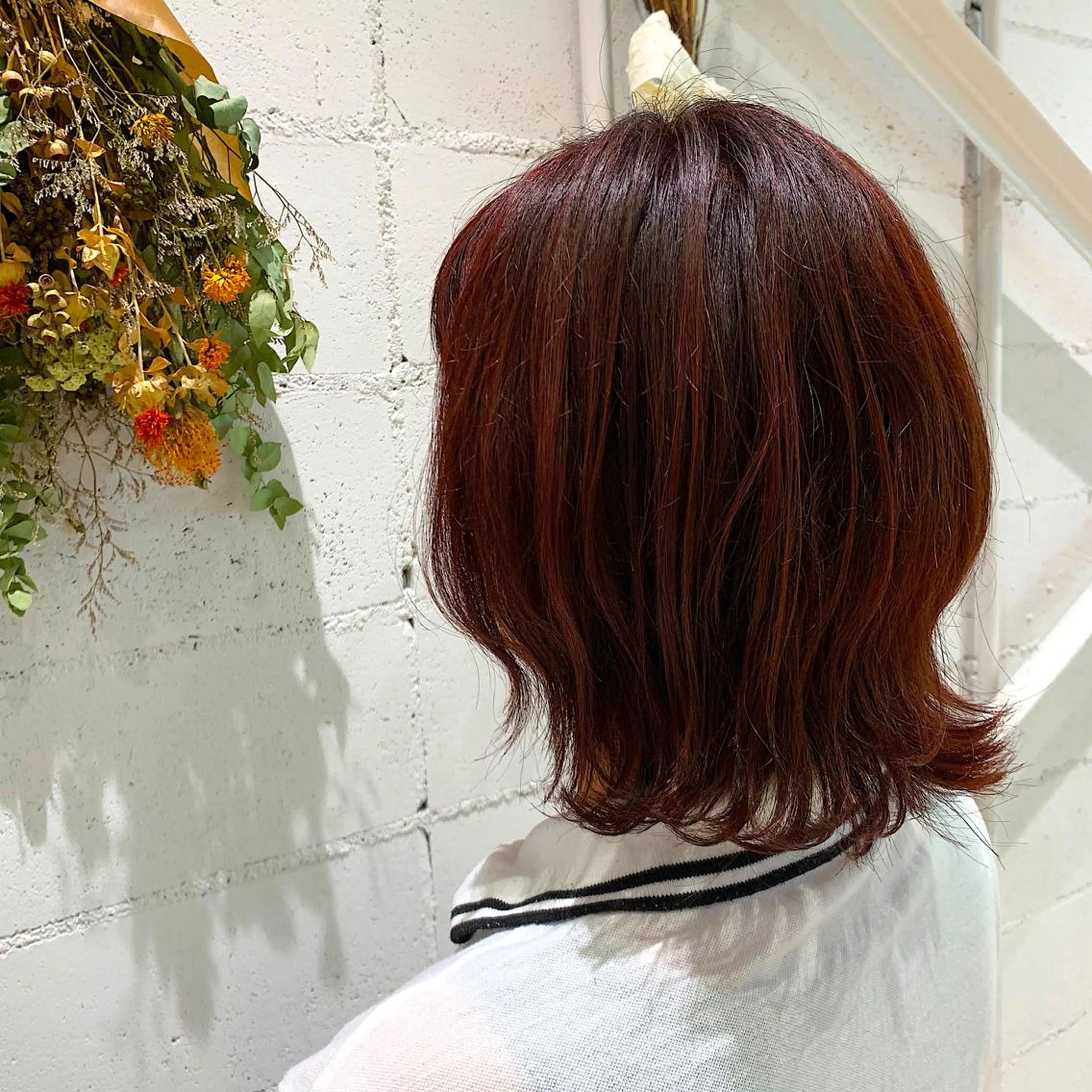 ミディアム カット ヘアカラー ayano ．のヘアスタイル
