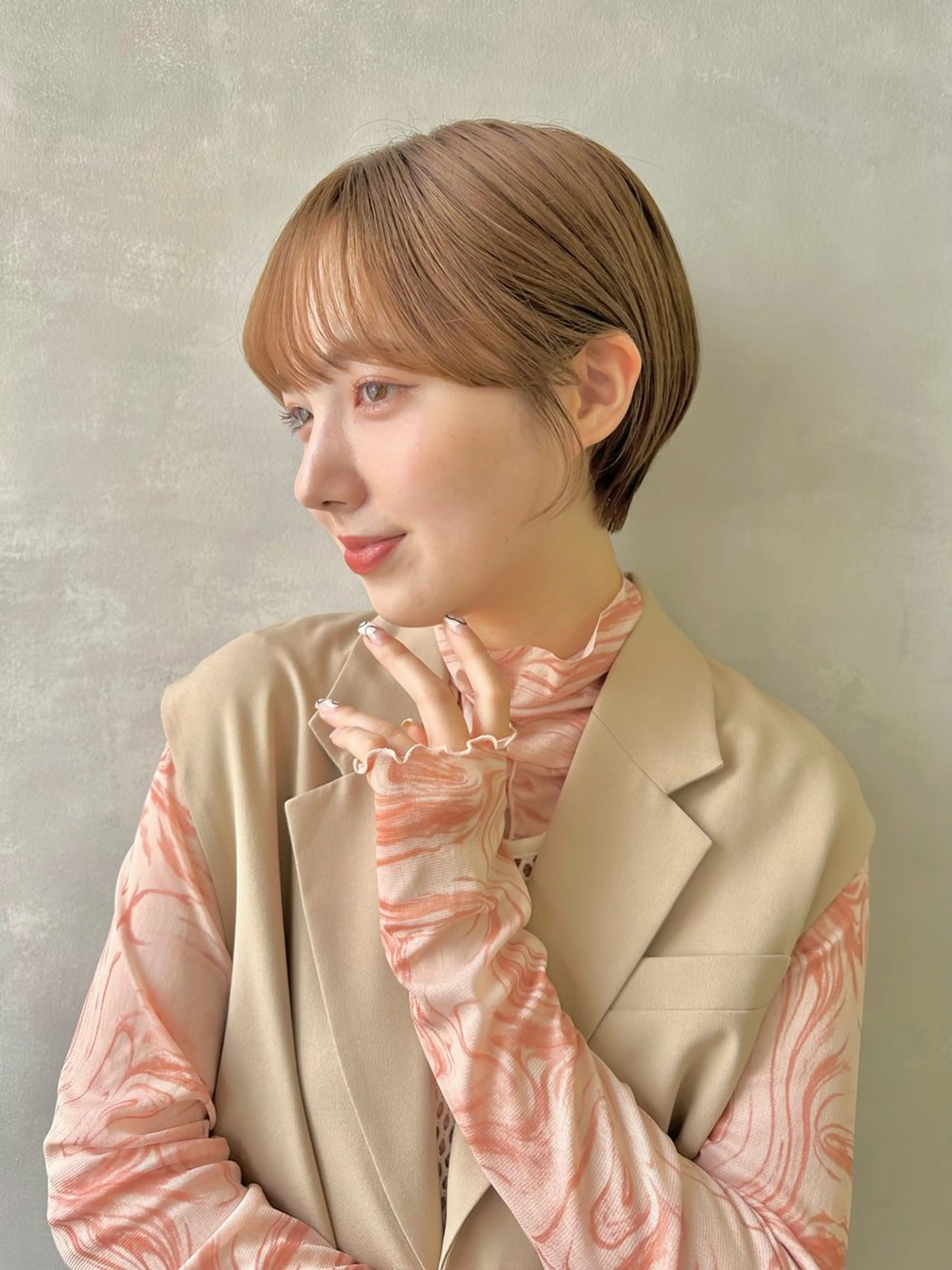 ショート カラー ベージュカラー ブリーチ ショートヘア カット ヘアカラー トリートメント 似合わせ小顔ショート /akane🐰♥️のヘアスタイル