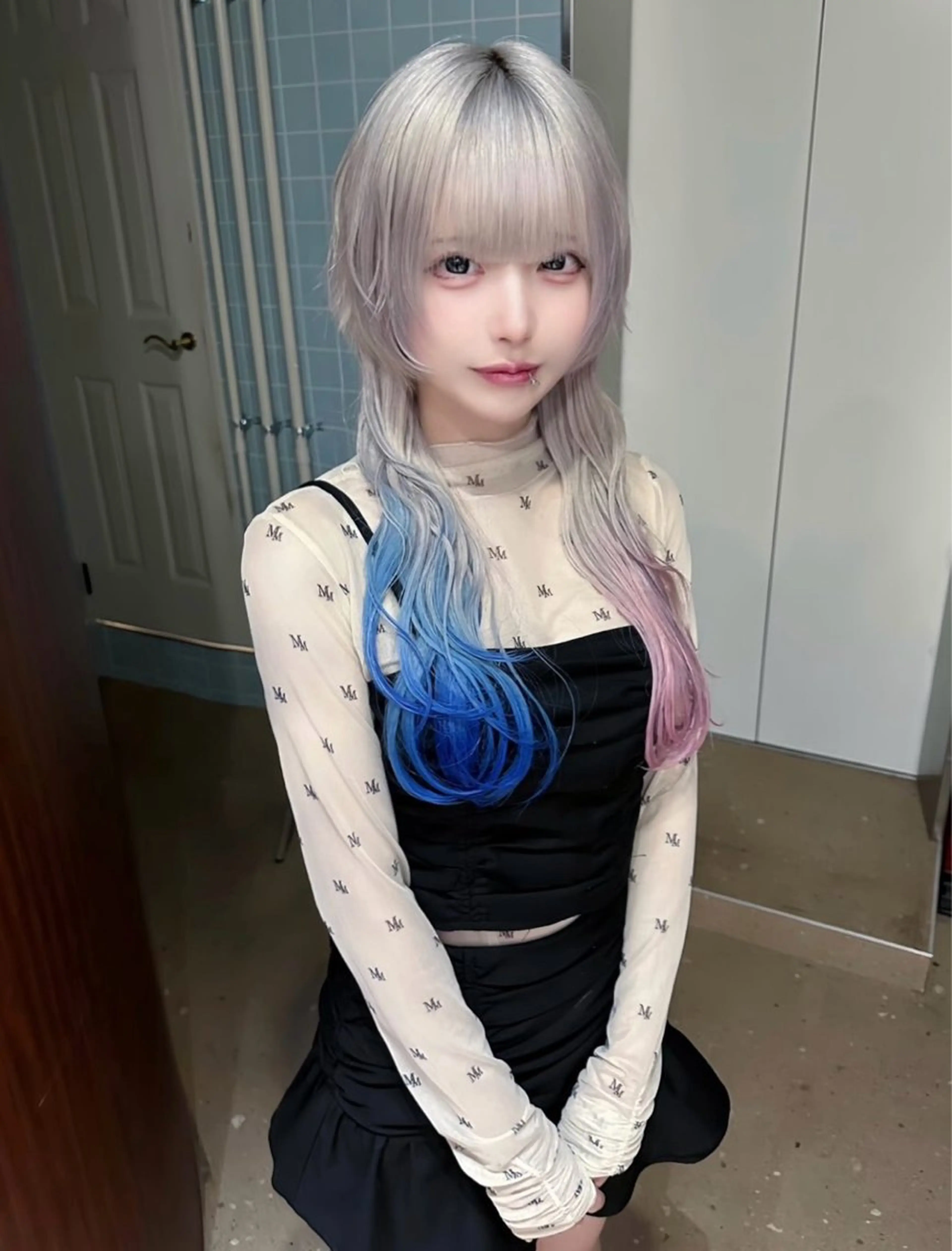 ロング カラー デザインカラー ハイトーンカラー エクステ ロング ウルフカット カット ヘアカラー トリートメント cope'u ROWEN所属・ウルフ/レイヤー/ 渋谷🔮西村 悠大のヘアスタイル