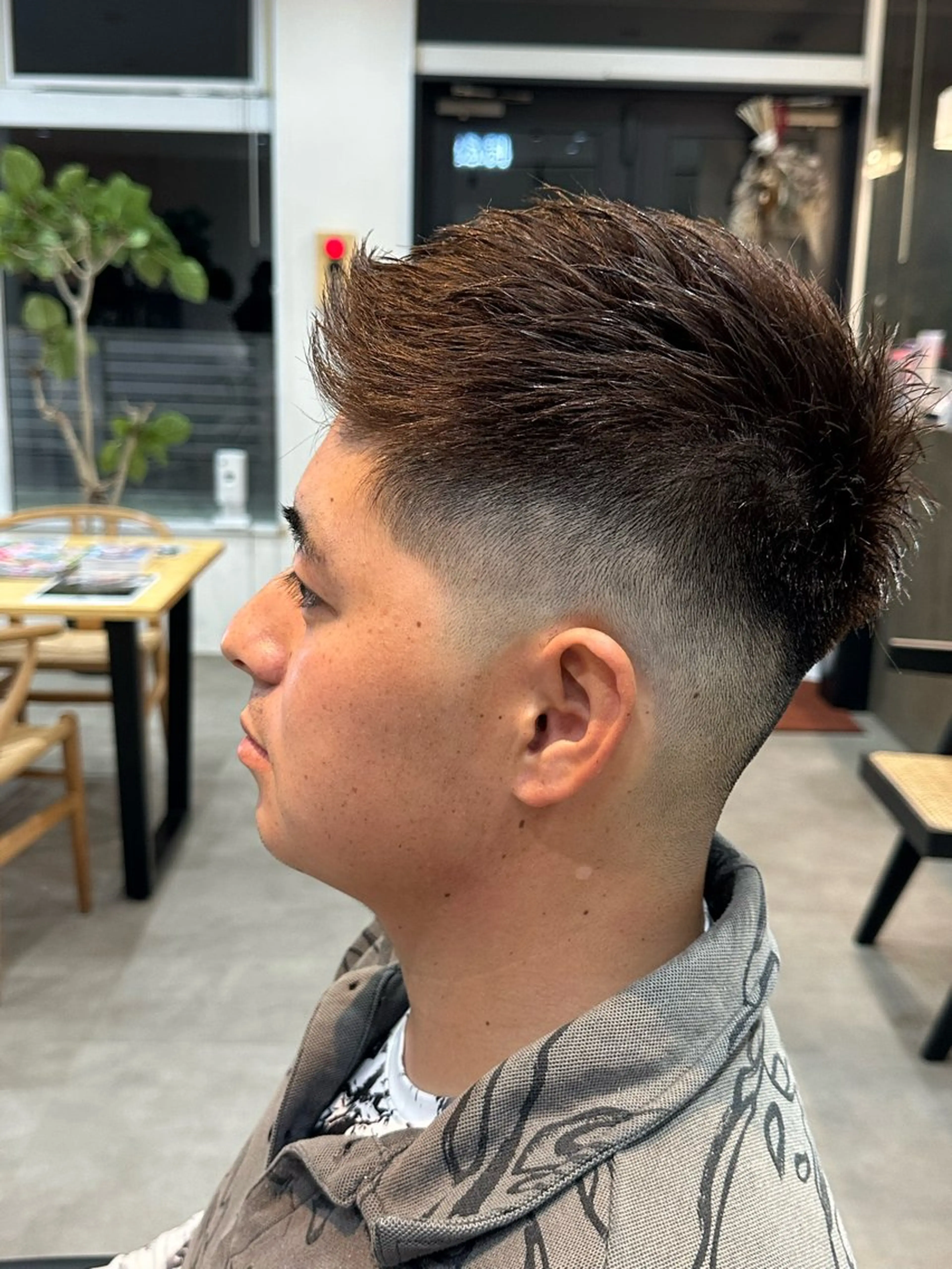 カラー パーマ メンズ フェードカット Etoile +/ 坂嶋大飛のヘアスタイル