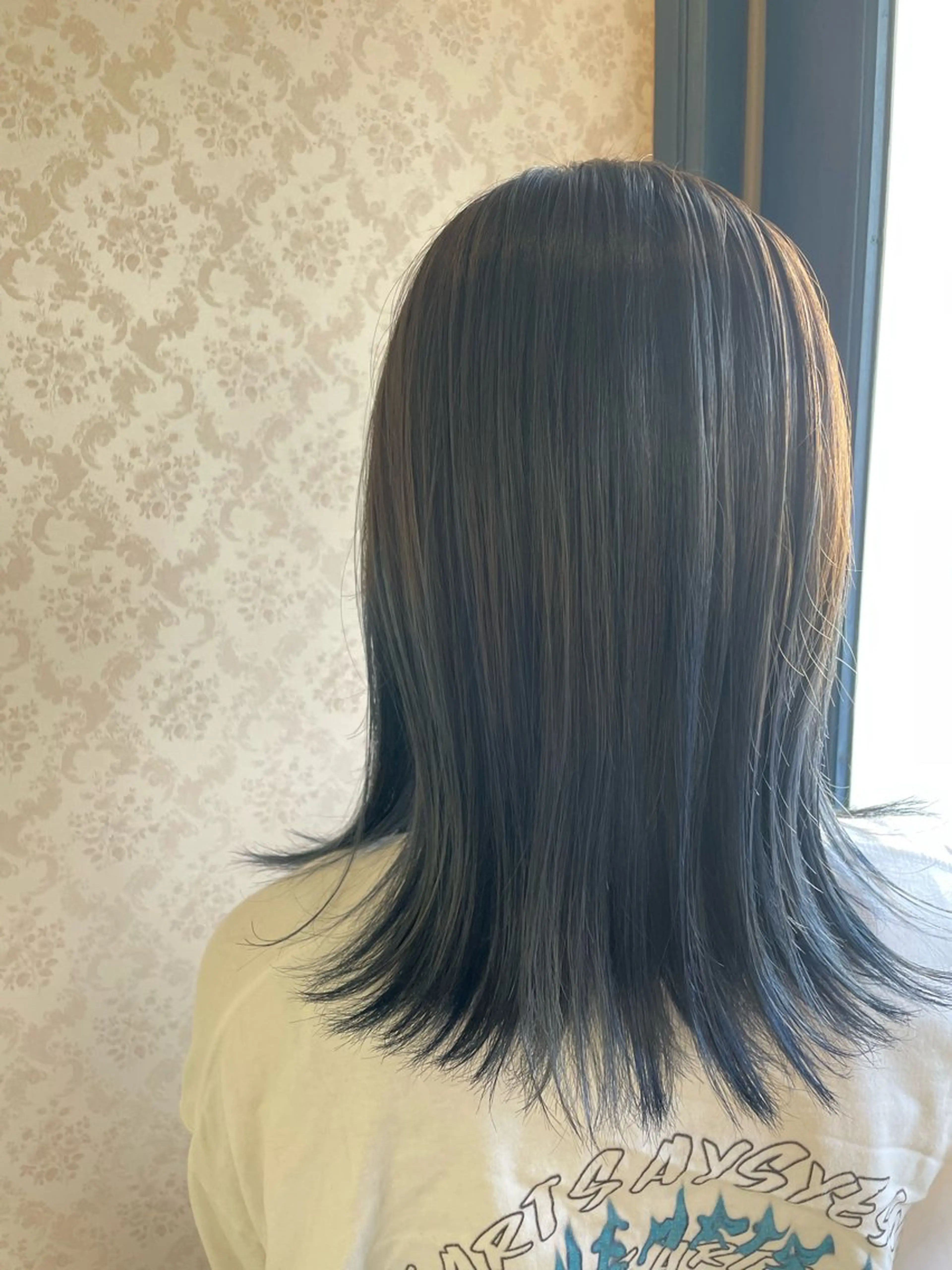 セミロング ヒヨシ ルナのヘアスタイル
