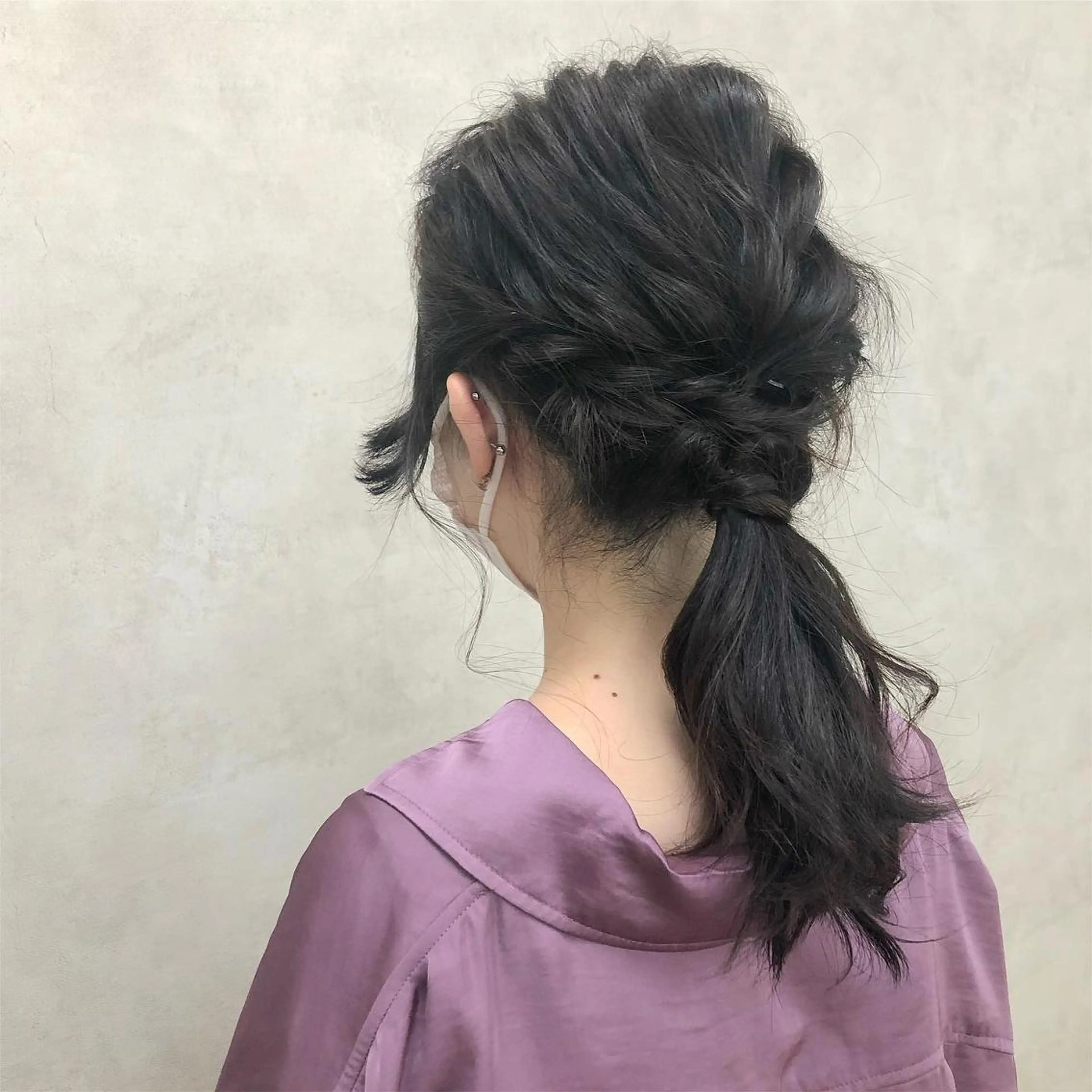 ミディアム カラー パーマ ヘアアレンジ メンズ キッズ マツエク・マツパ ポニーテール 子どものヘアアレンジ ナチュラル sara 荒井店のヘアスタイル