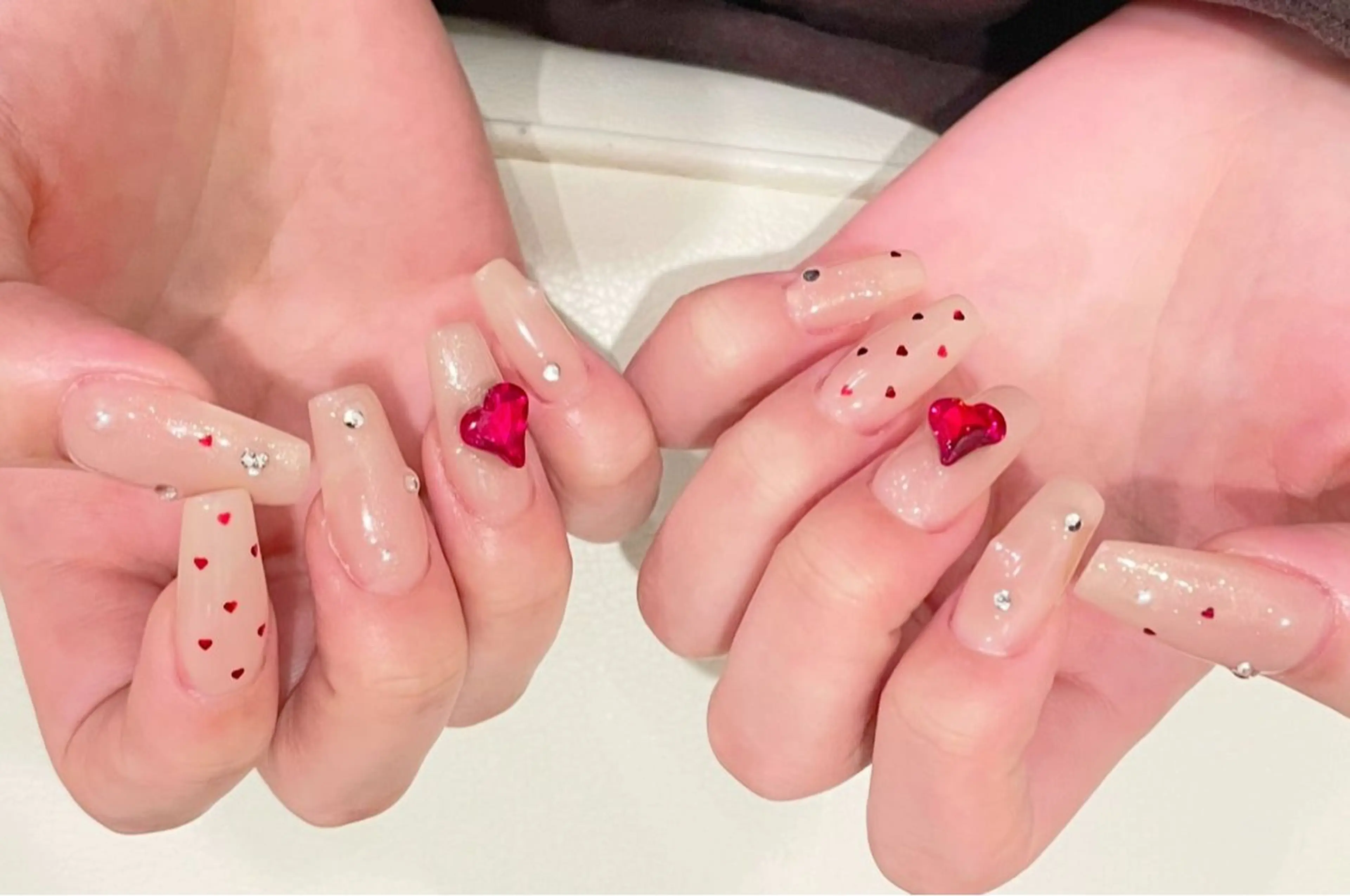 ネイル オーロラネイル チークネイル フレンチネイル ガラスフレンチ グラデーション ハンドネイル H&B 楊のネイルデザイン