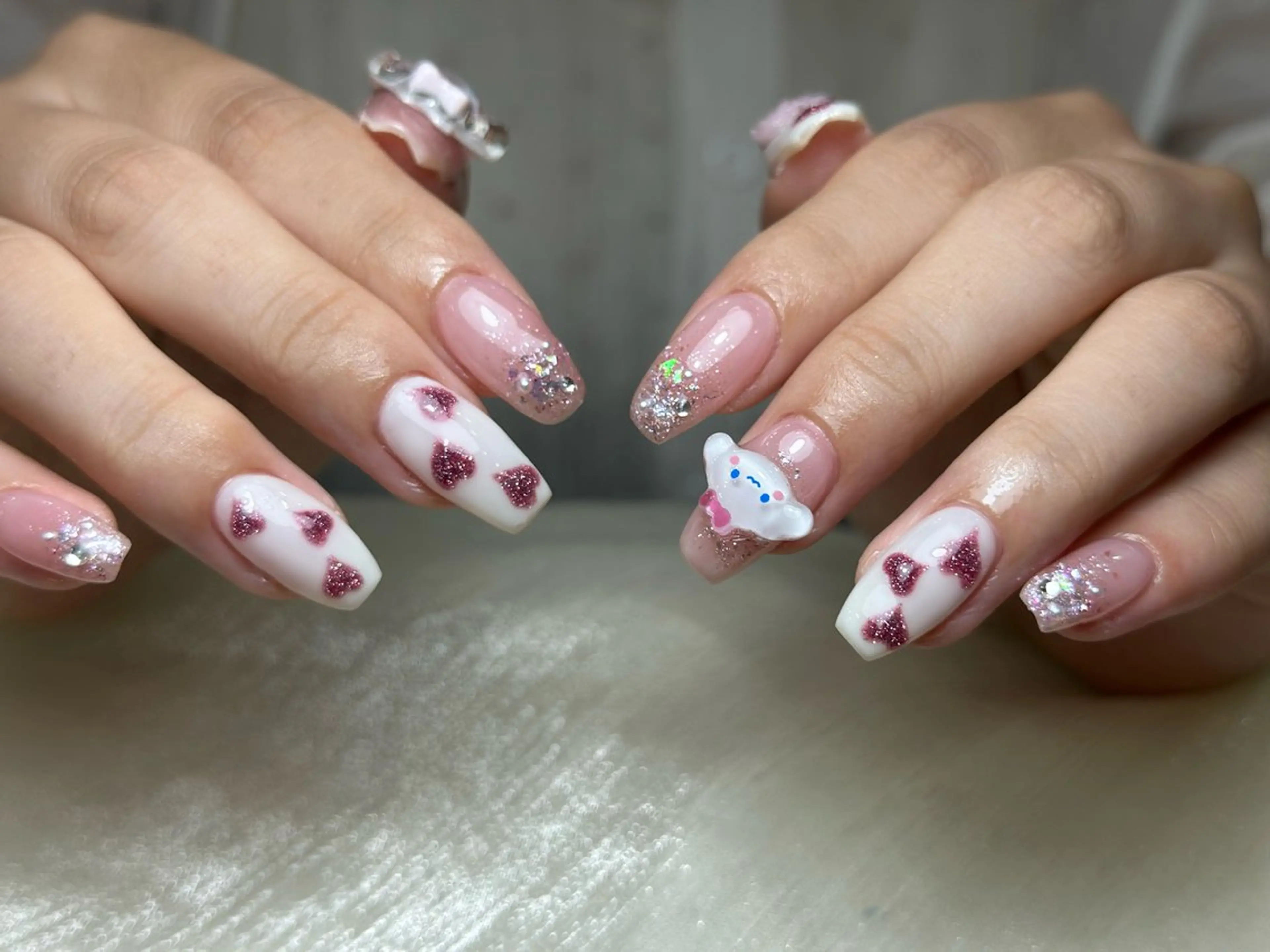 ネイル フレンチネイル グラデーション 韓国ネイル マグネットネイル シンプルネイル ハンドネイル CoMo Nail Studio所属・CoMo Nailのネイルデザイン