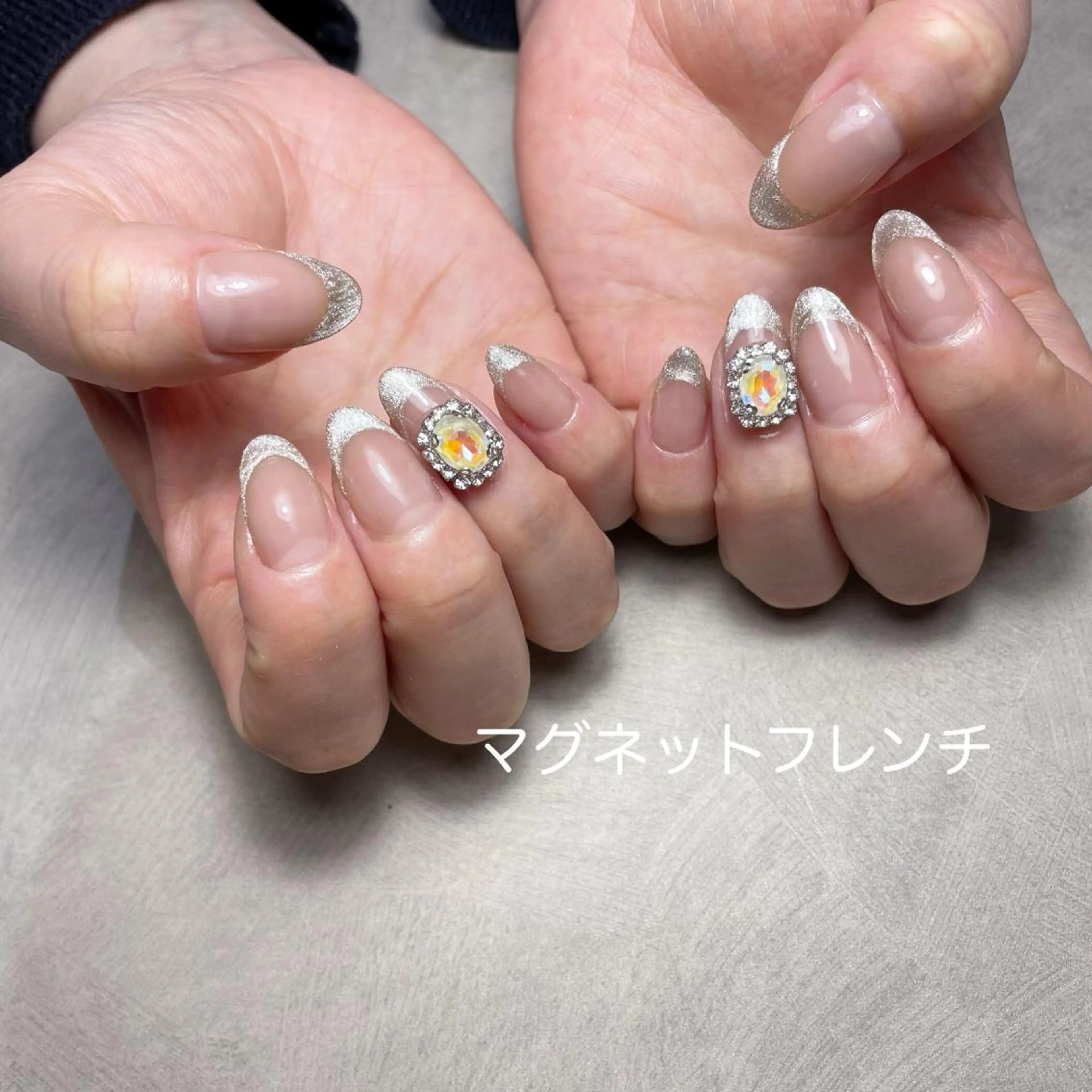 ネイル オーロラネイル フレンチネイル キラキラネイル マグネットネイル マグネットフレンチ ハンドネイル upala Mayukoのネイルデザイン