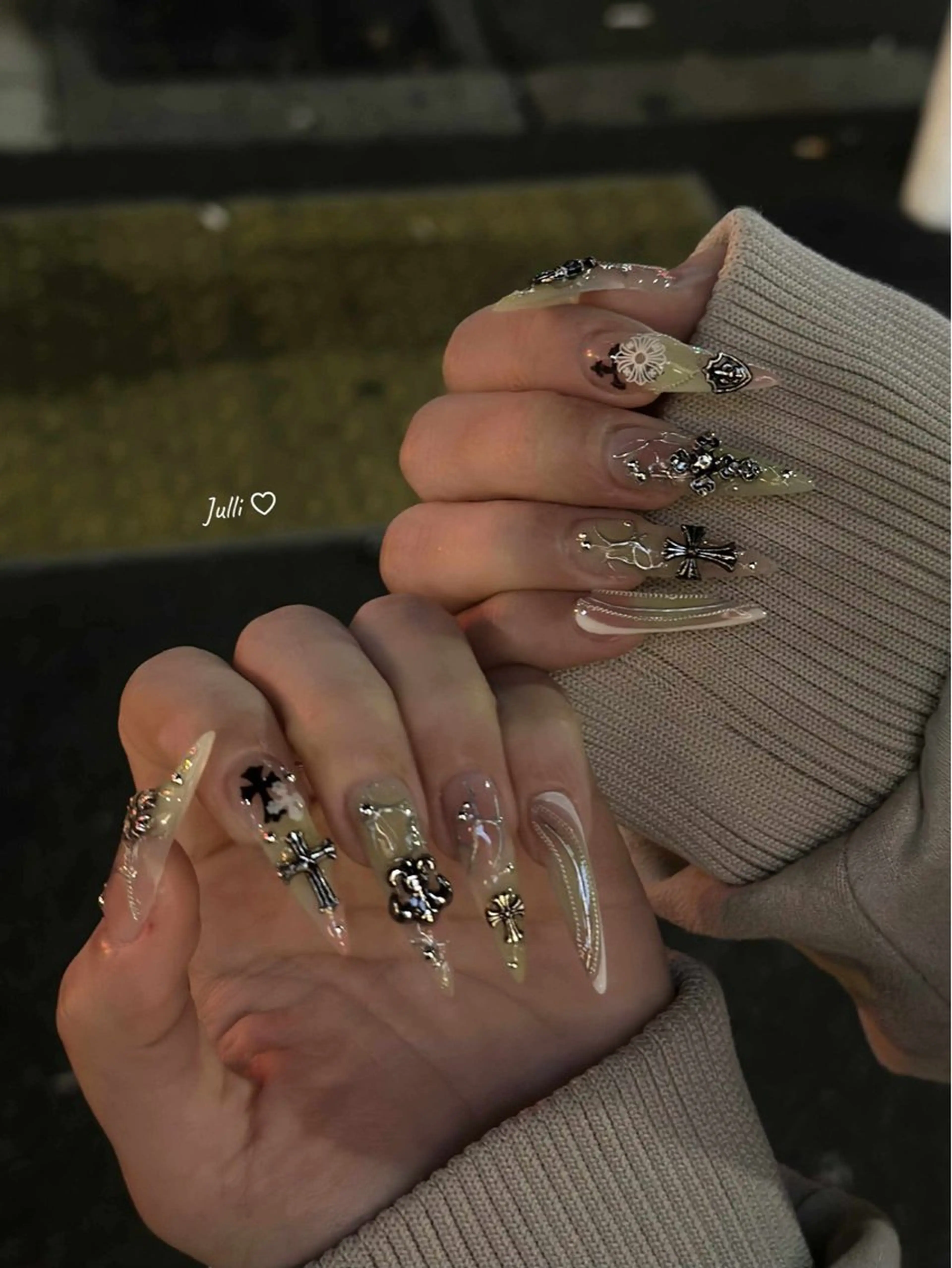 ネイル ボルドー ブラウン チークネイル ドット フットネイル ハンドネイル Julli NailStudioのネイルデザイン