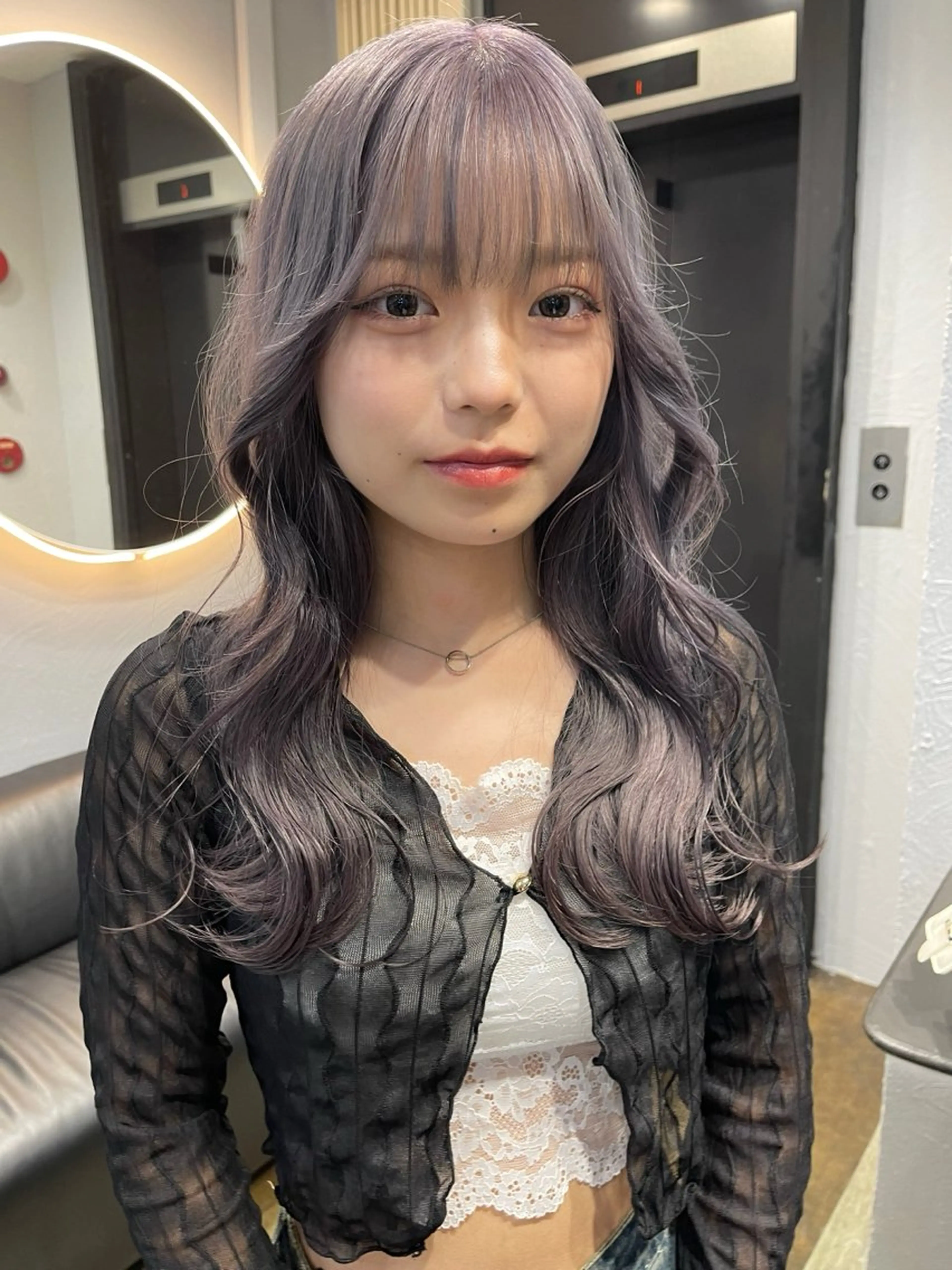 ロング カラー ブリーチ ケアブリーチ デザインカラー ダブルカラー イヤリングカラー TATSUブリーチ/ ミルクティーベージュのヘアスタイル