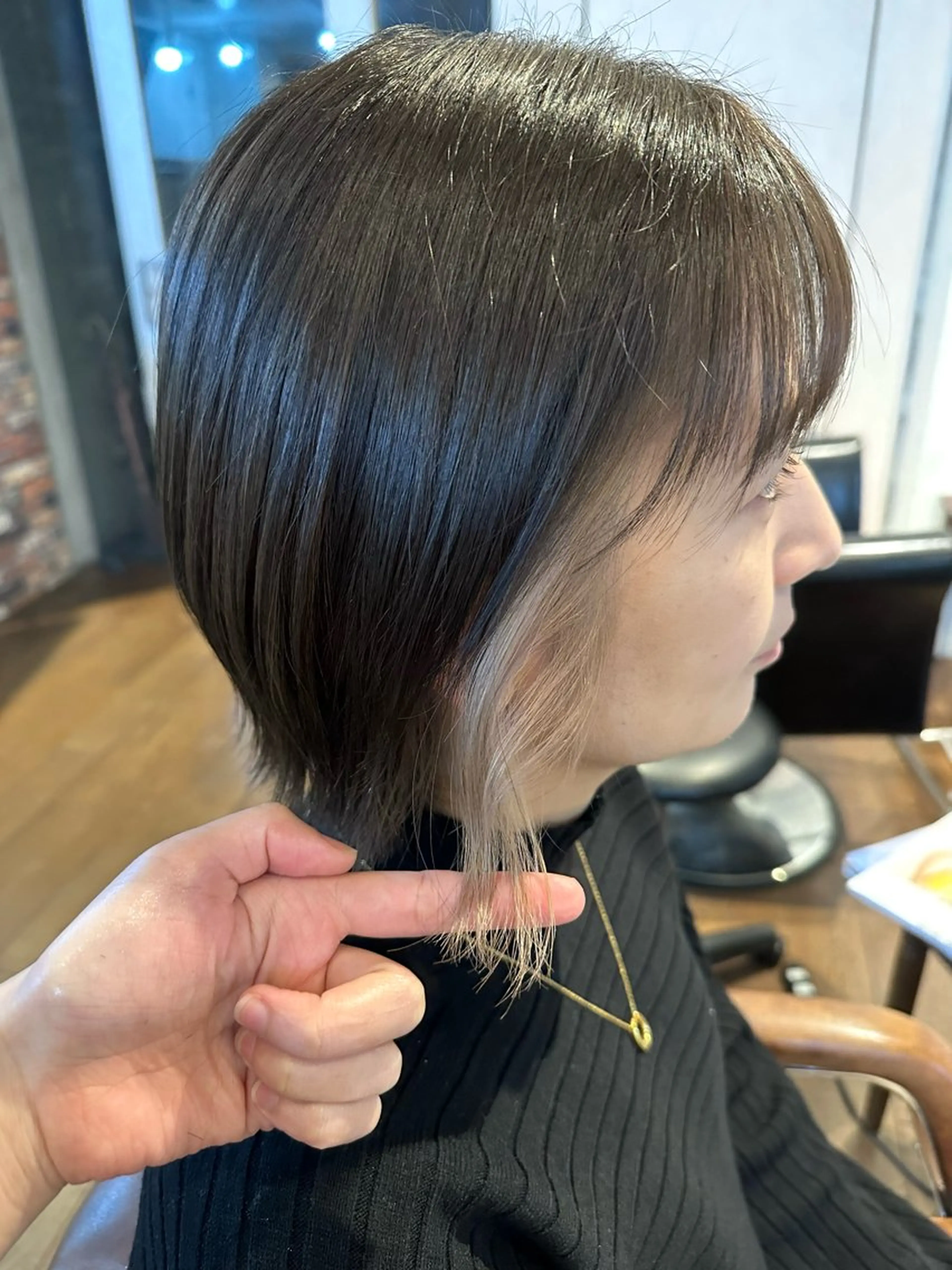 ミディアム カラー ベージュカラー イヤリングカラー ミルクティーベージュ corona hairdesign KAZUE MAEDA所属・マエダ　カズエ🫶 coronahairのヘアスタイル