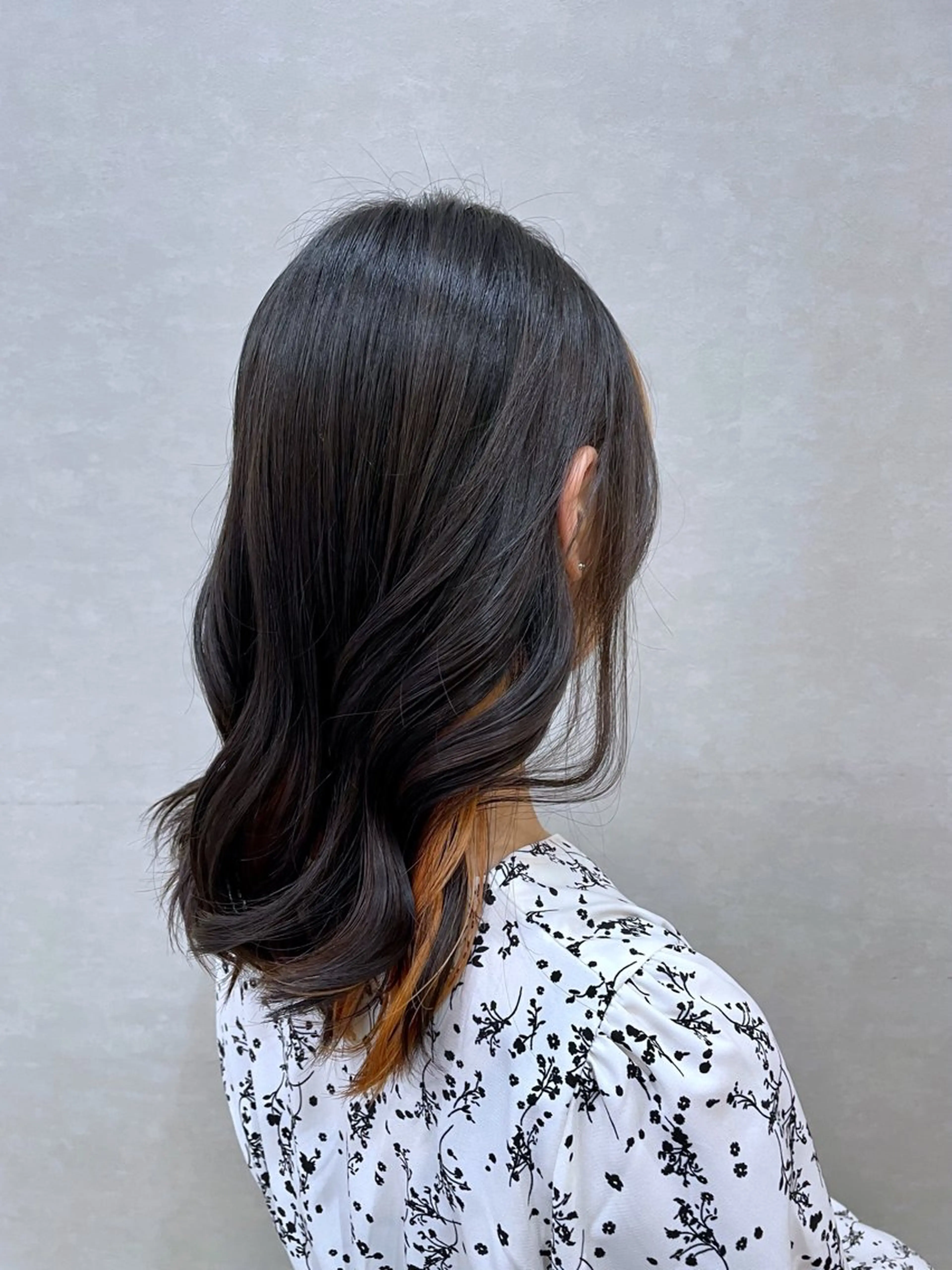 ミディアム カラー ブリーチ オレンジ 小川 泉美のヘアスタイル