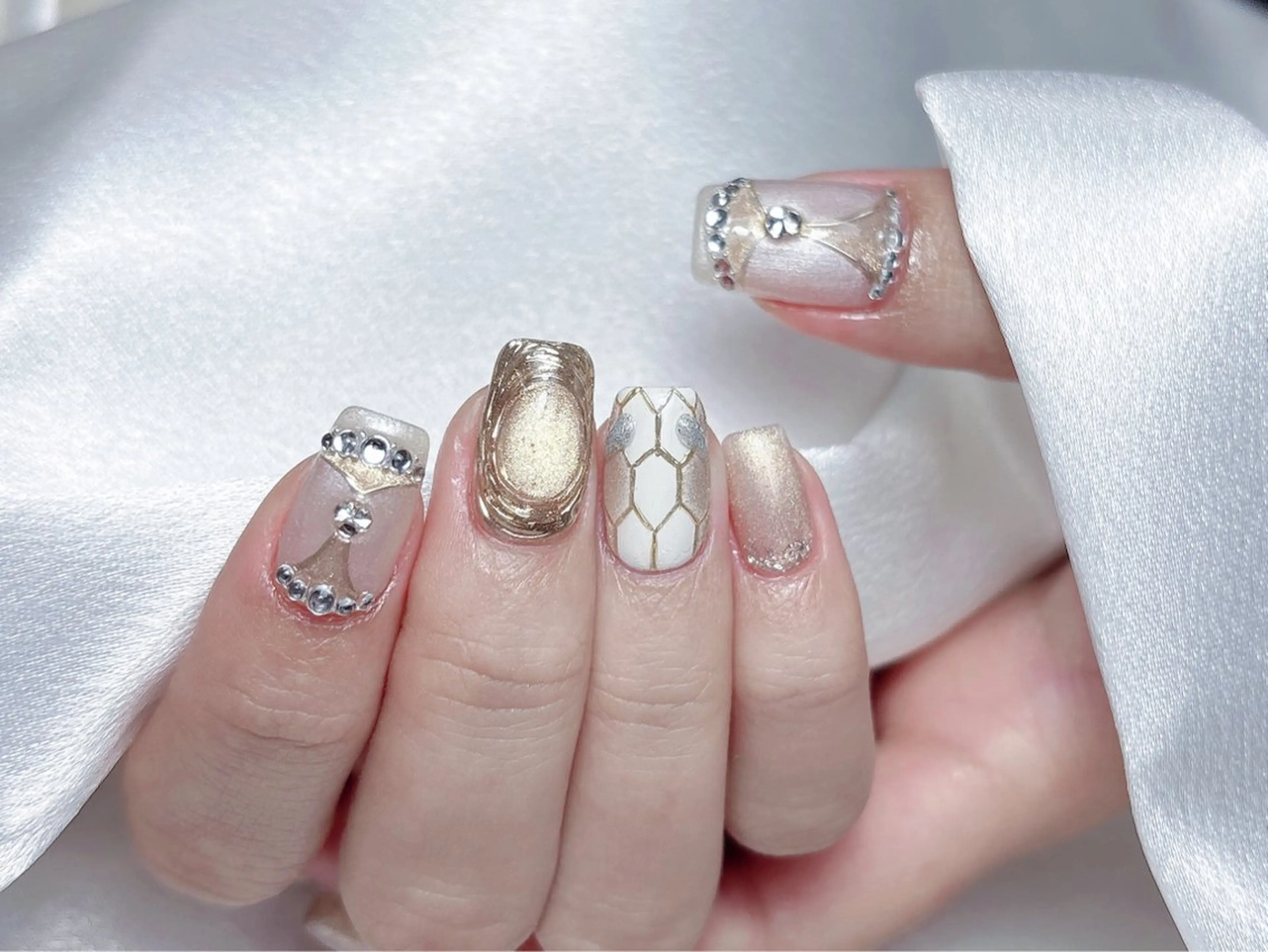 ネイル ハンドネイル ハンドケア ネイルサロン Auraのネイルデザイン