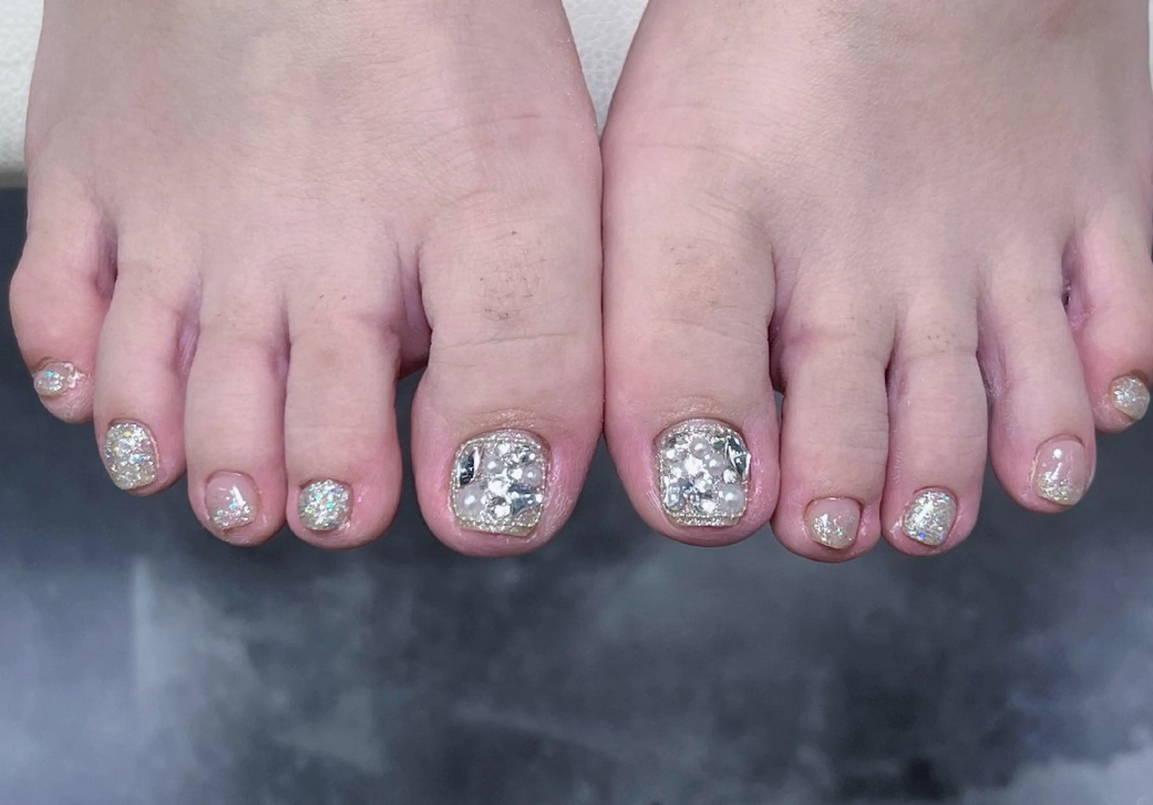 ネイル アートネイル フラワーネイル フットネイル フレンチネイル ジェルネイル フットネイル UM Nail Salonのネイルデザイン